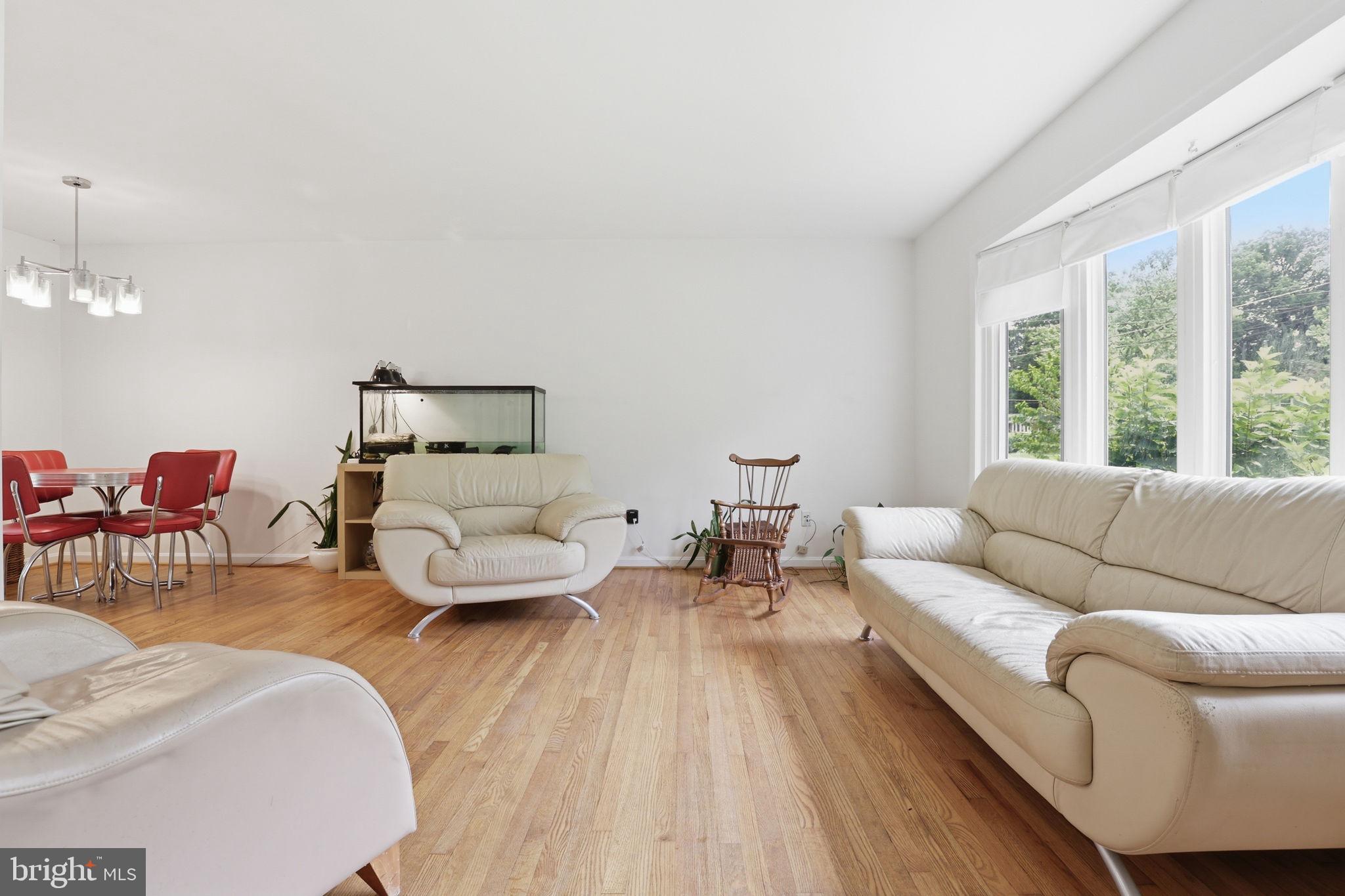 FAIRFAX VILLA - Residential