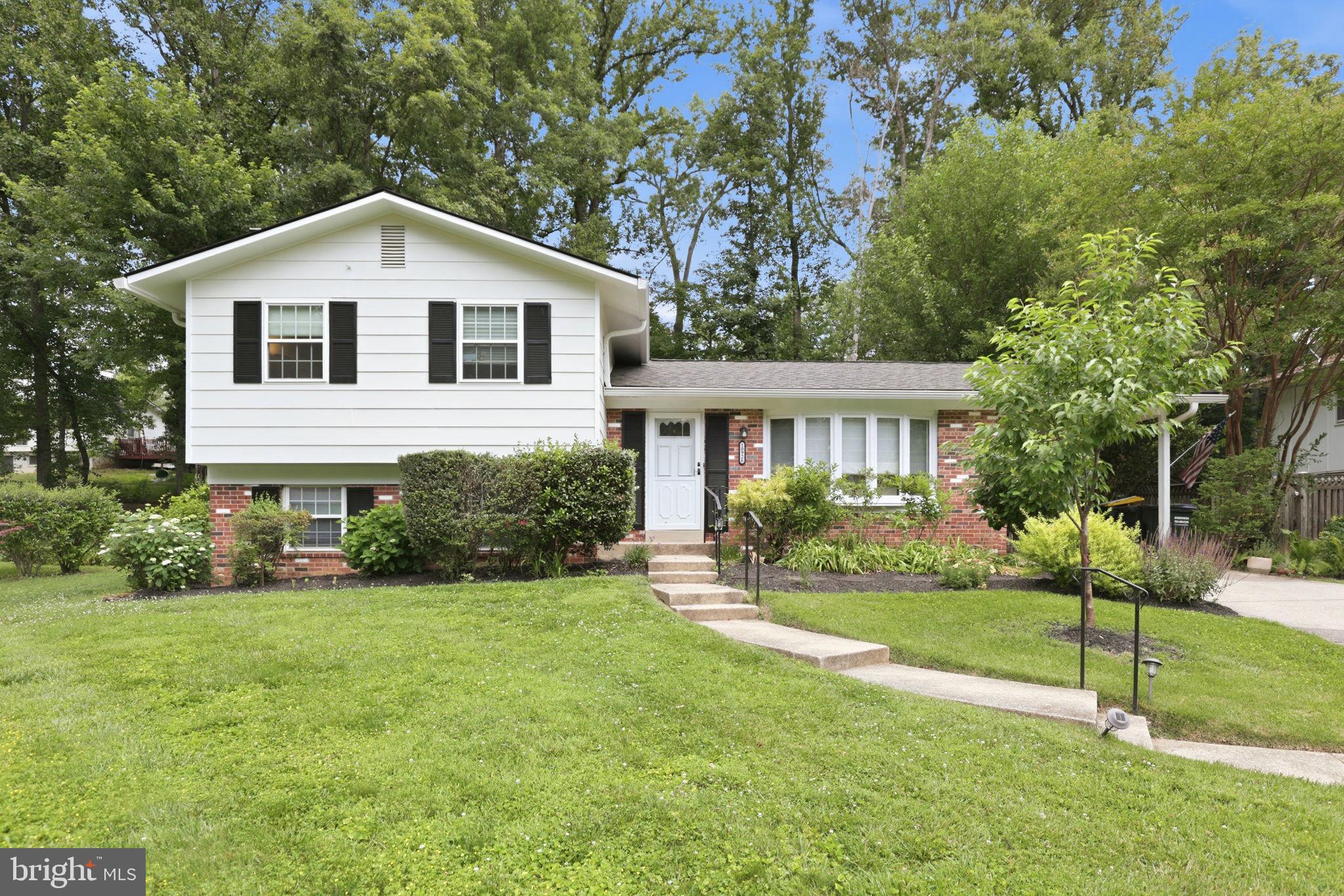 FAIRFAX VILLA - Residential