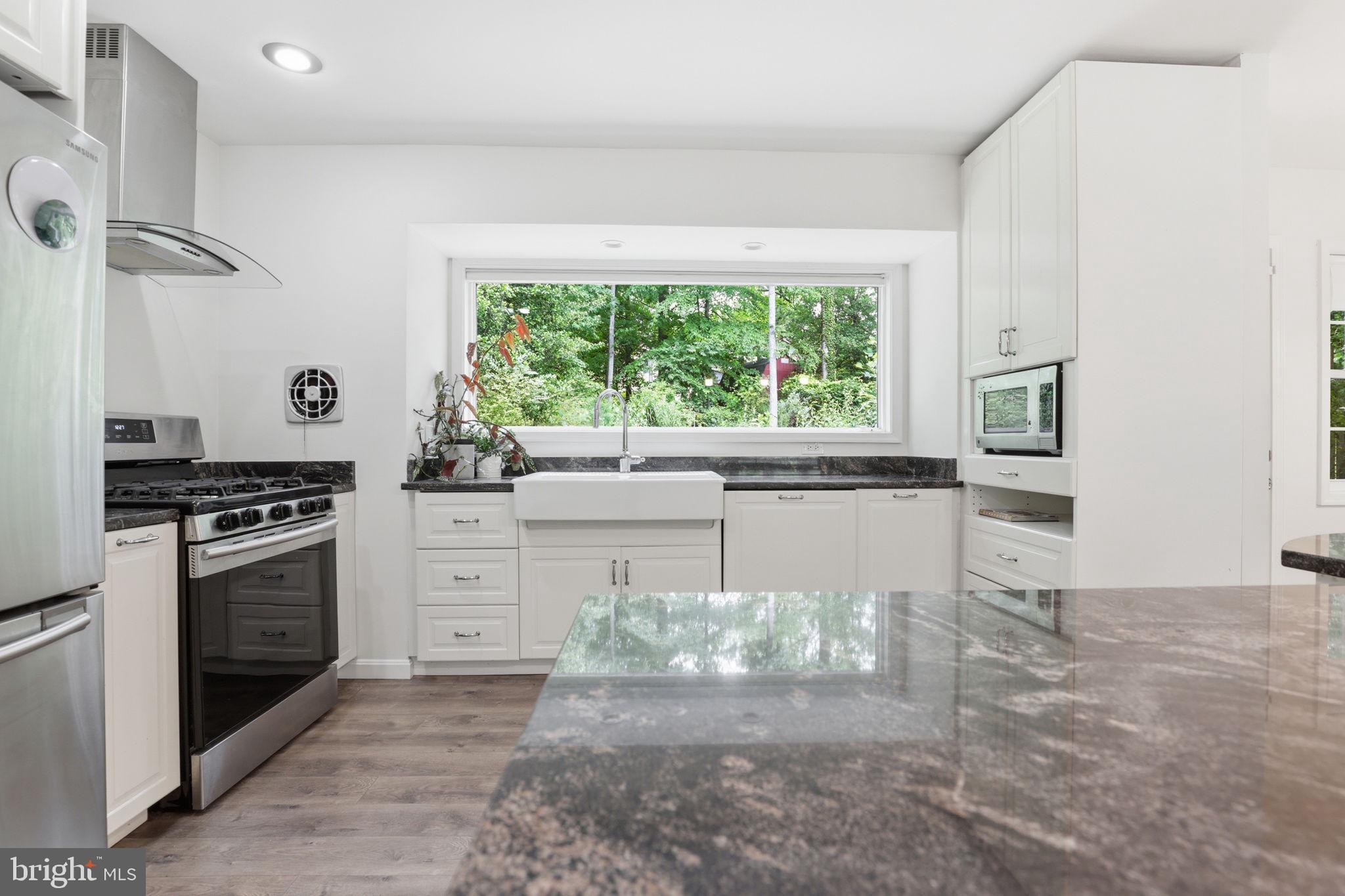 FAIRFAX VILLA - Residential