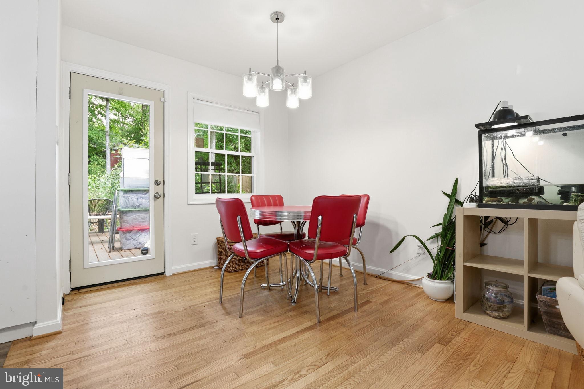 FAIRFAX VILLA - Residential