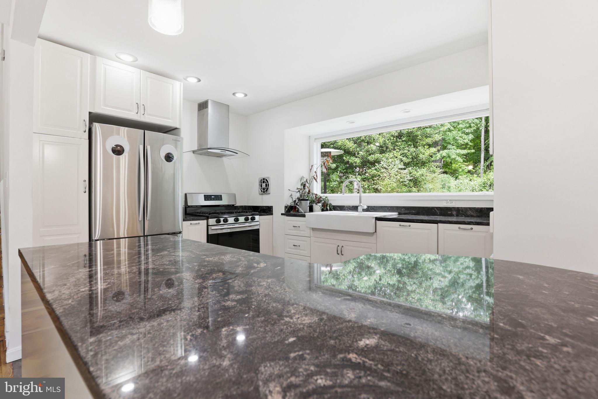 FAIRFAX VILLA - Residential