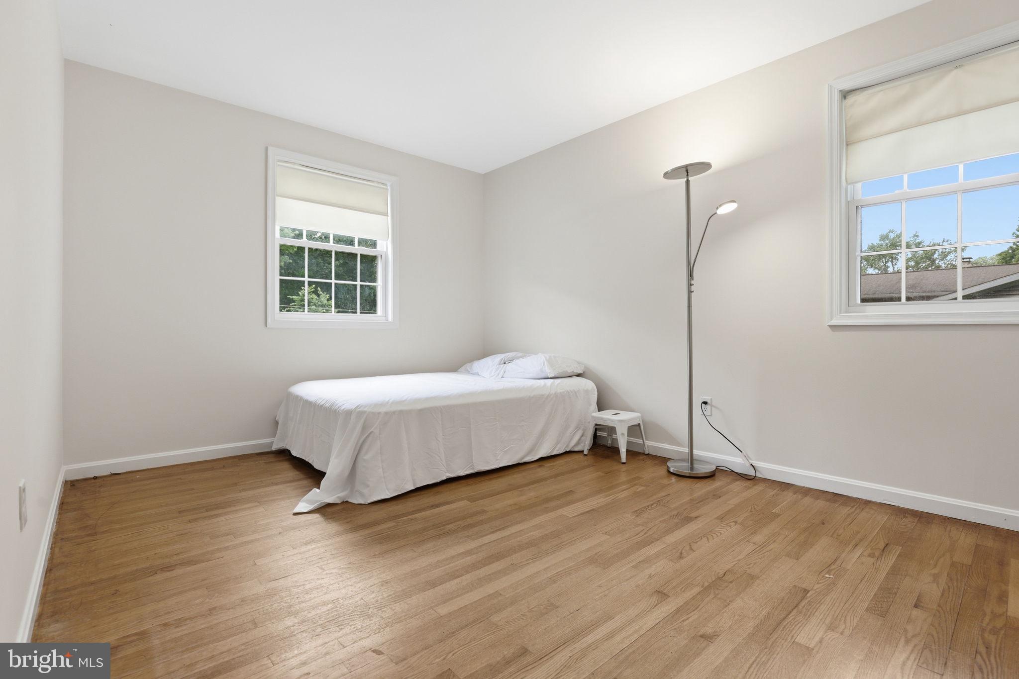 FAIRFAX VILLA - Residential