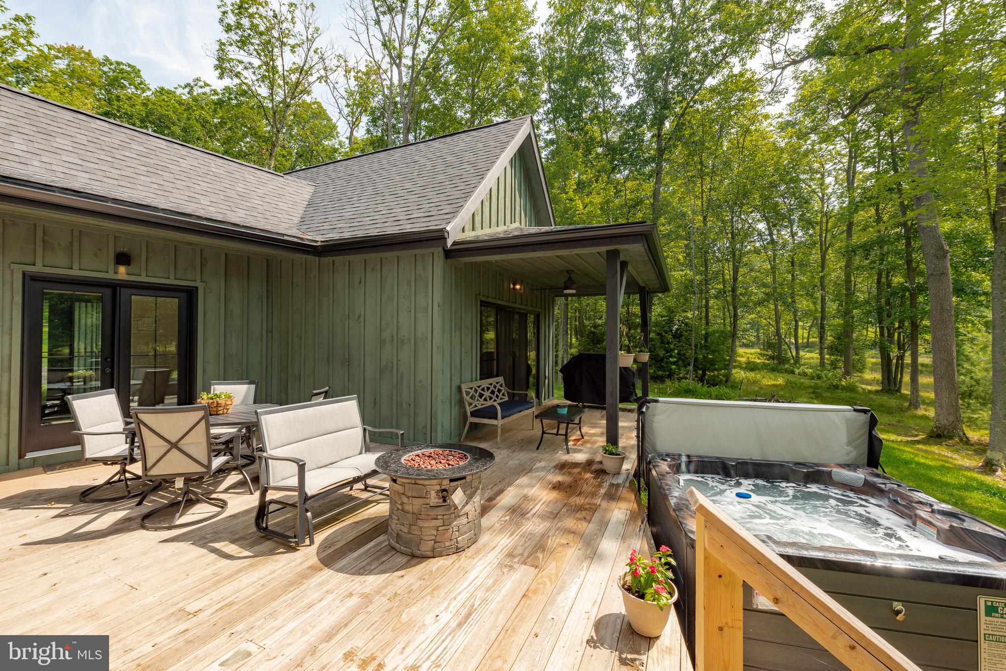 THOUSAND ACRES - Residential