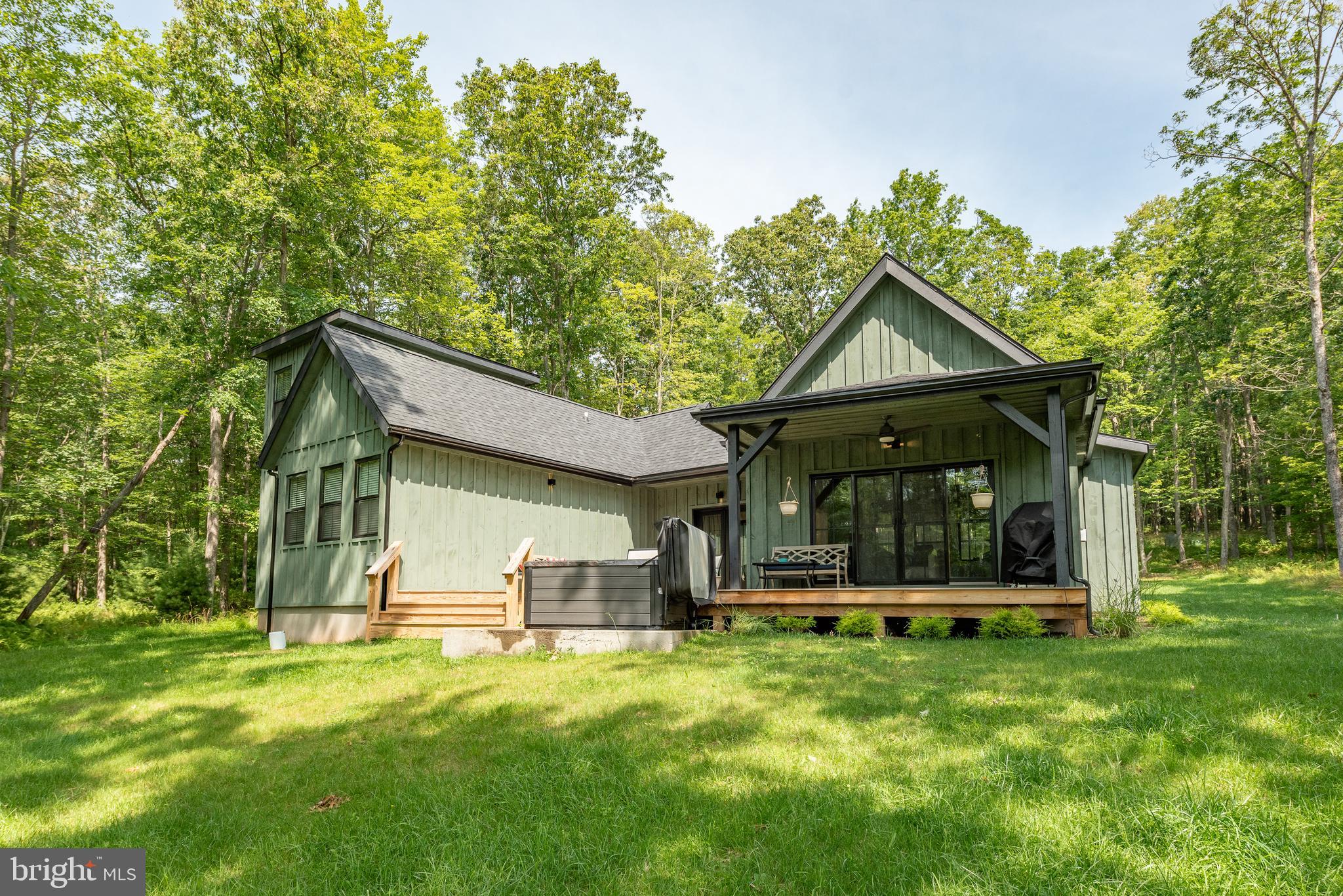 THOUSAND ACRES - Residential