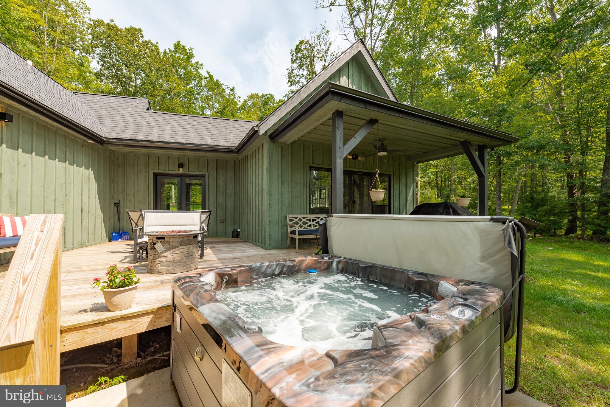 THOUSAND ACRES - Residential