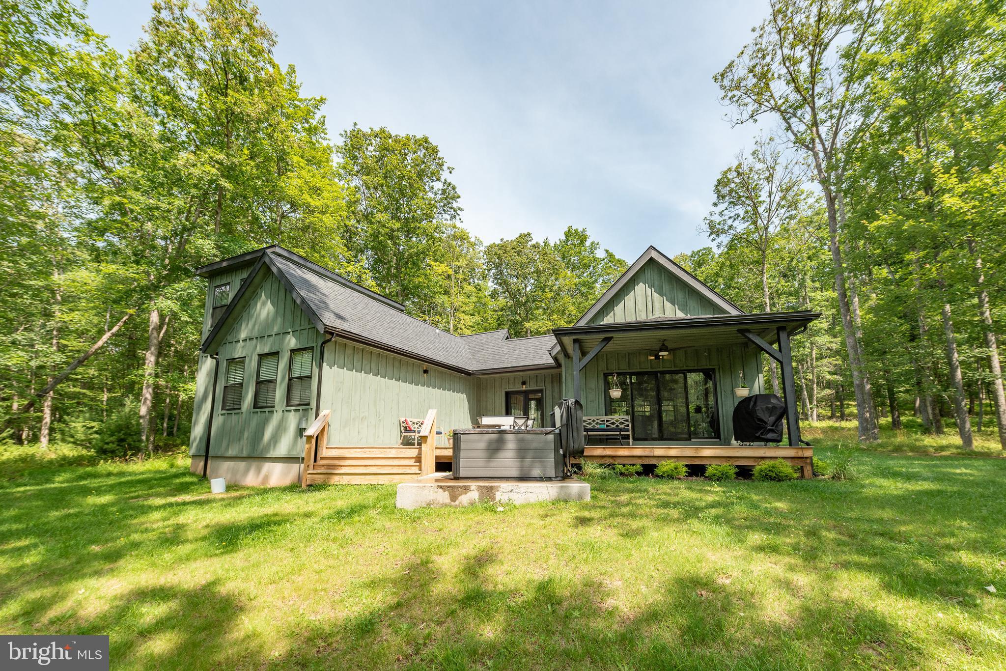 THOUSAND ACRES - Residential