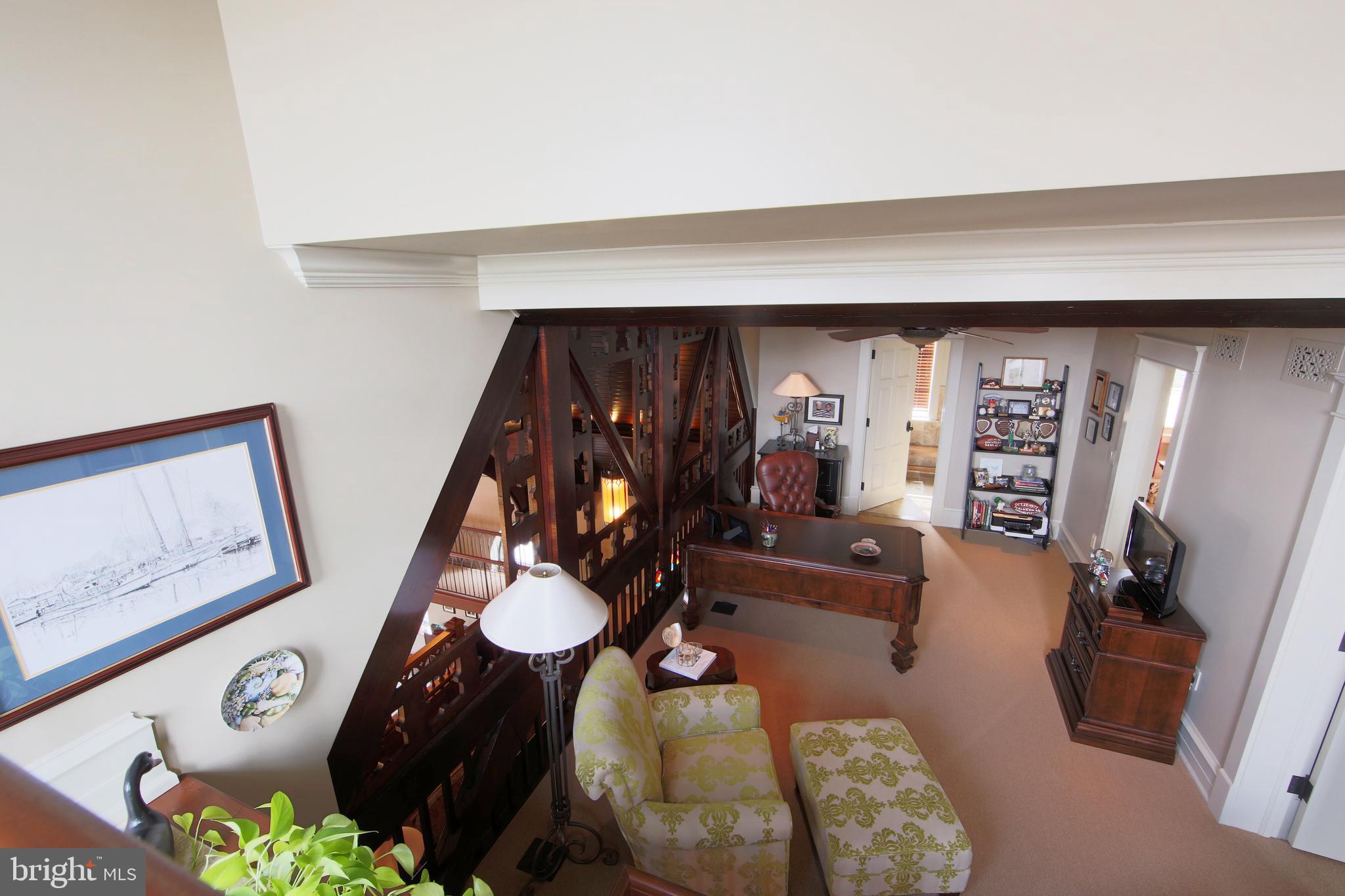 CHESTNUT HILL - Residential