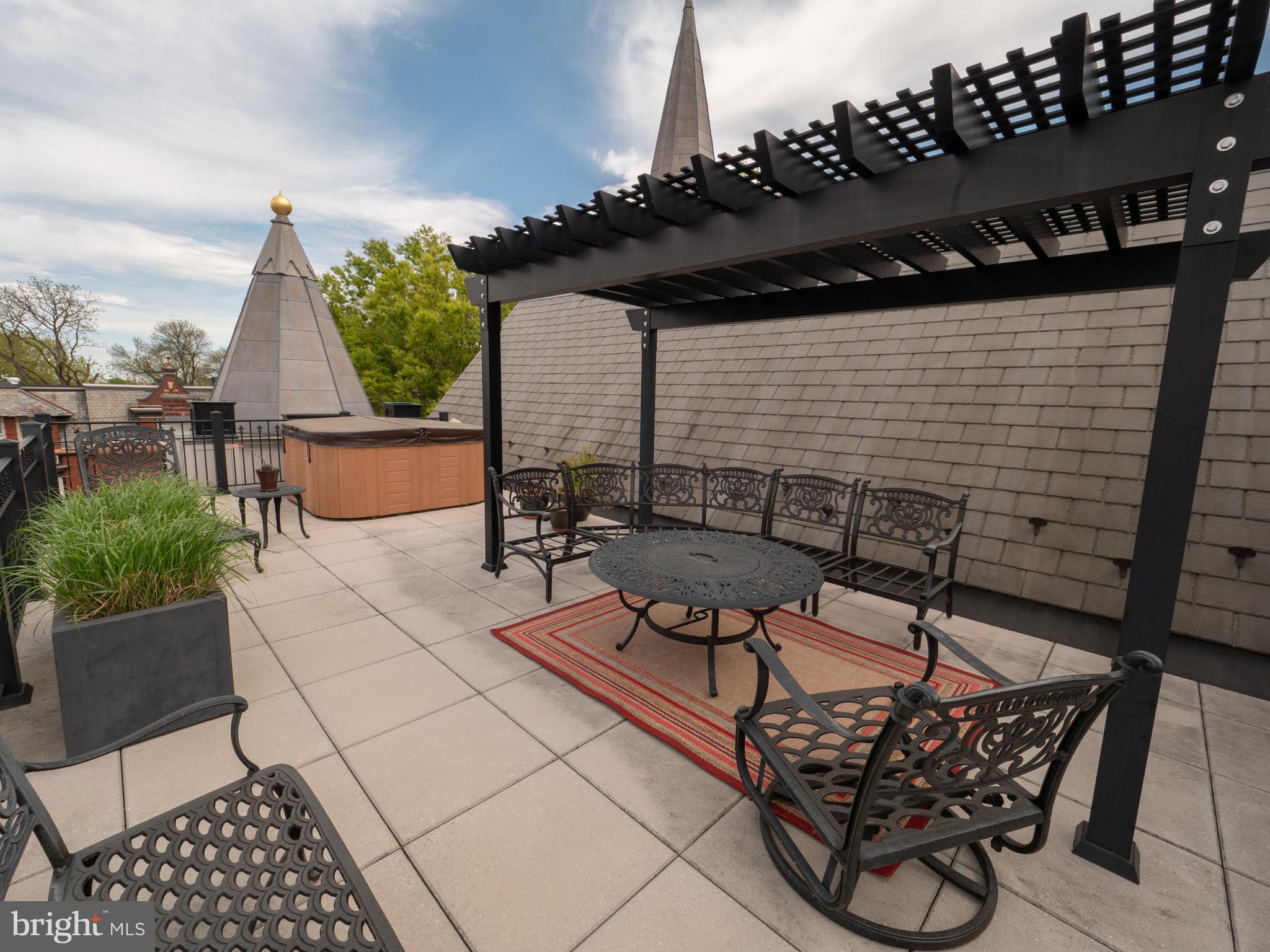CHESTNUT HILL - Residential