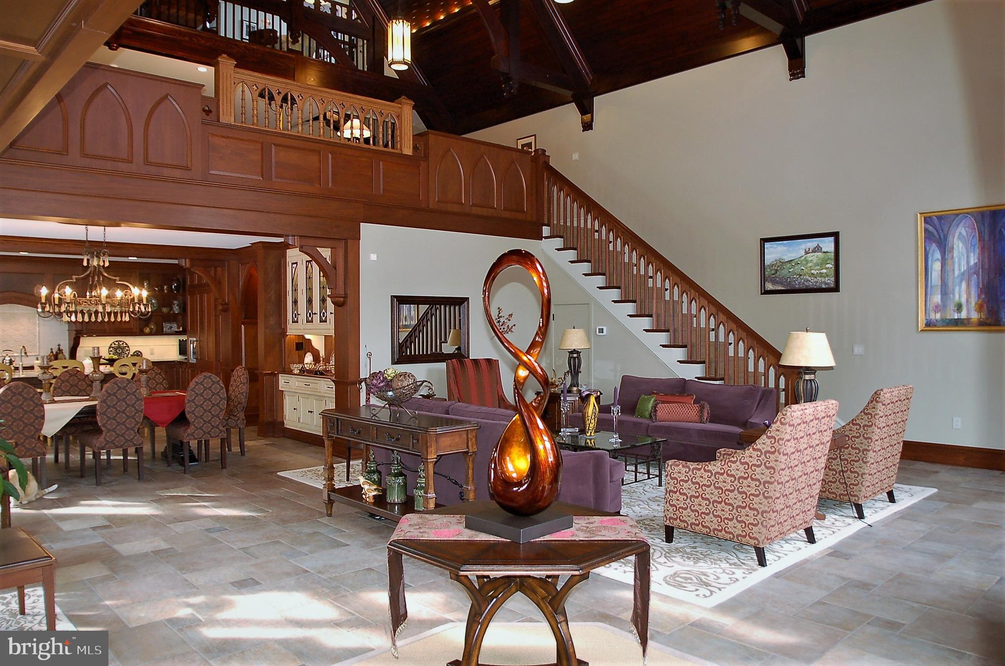 CHESTNUT HILL - Residential