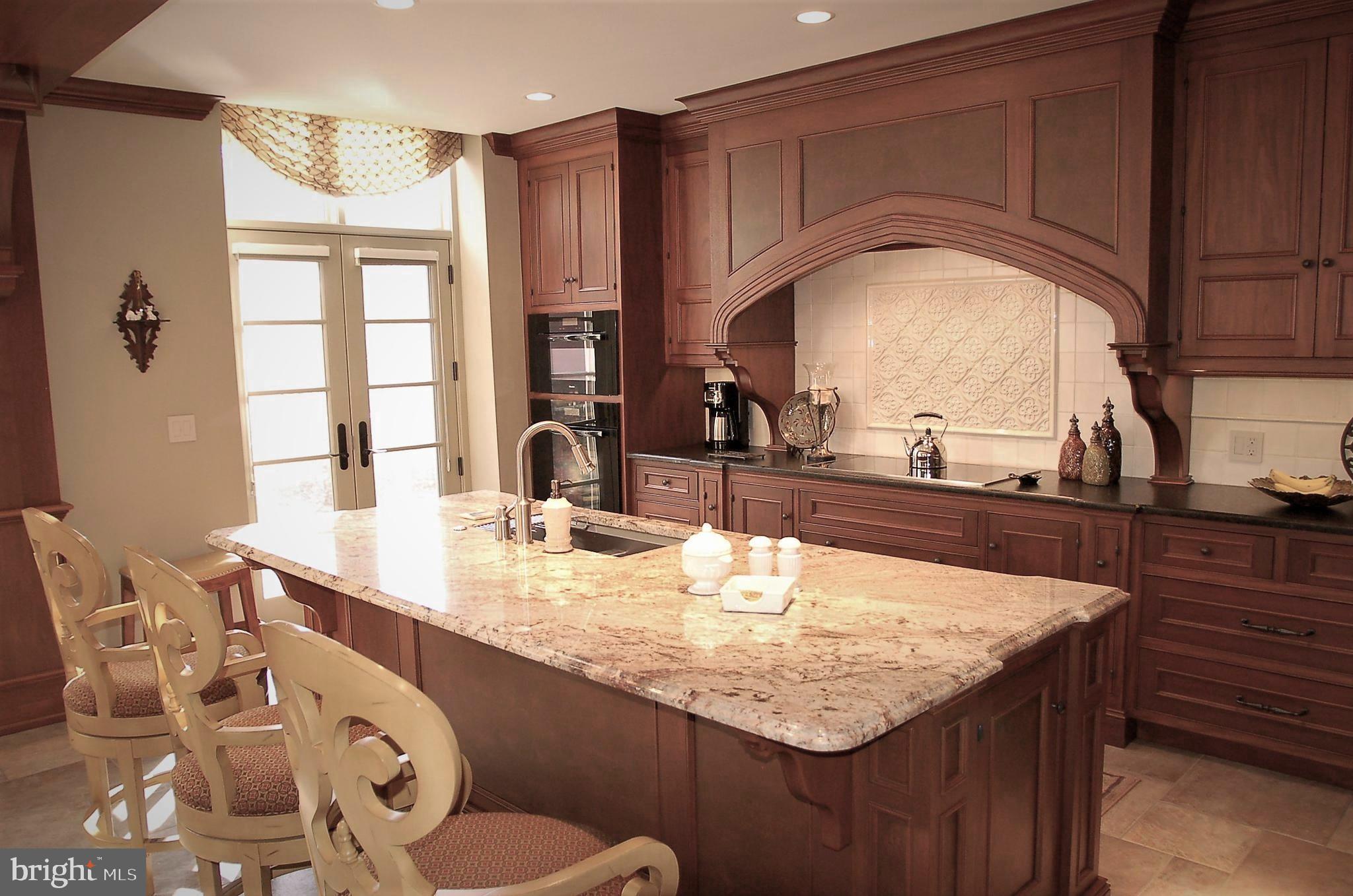 CHESTNUT HILL - Residential