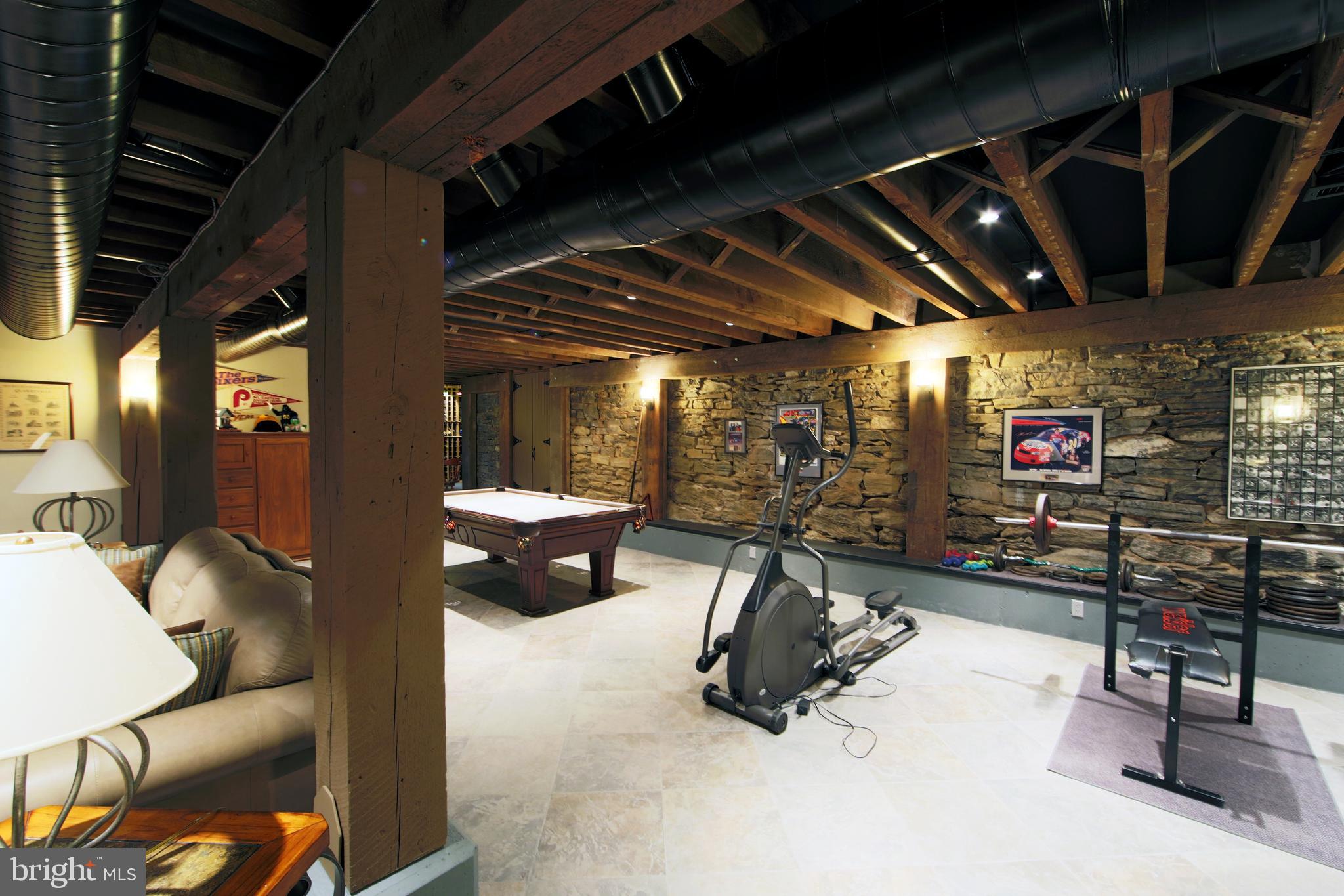 CHESTNUT HILL - Residential