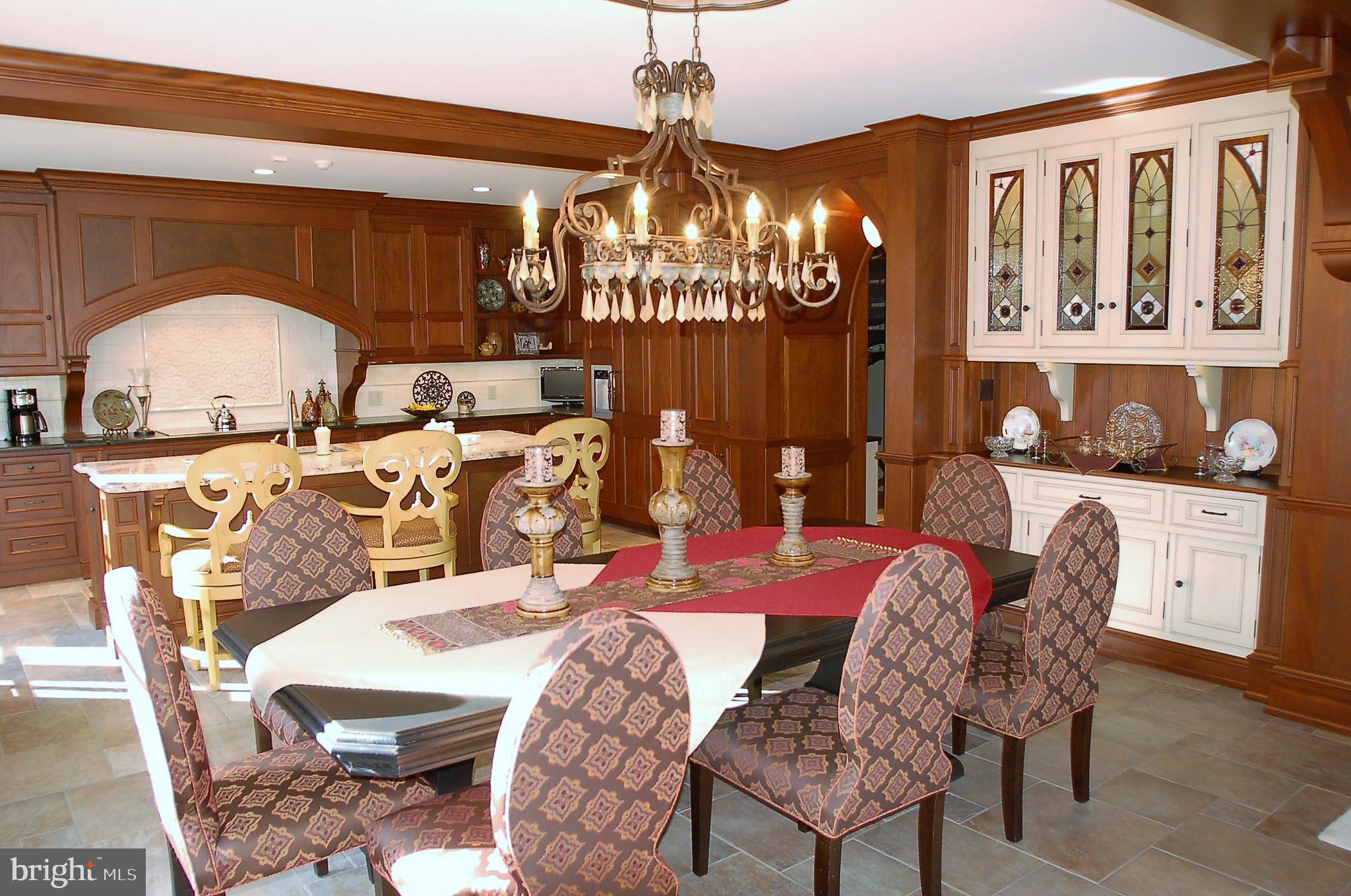 CHESTNUT HILL - Residential