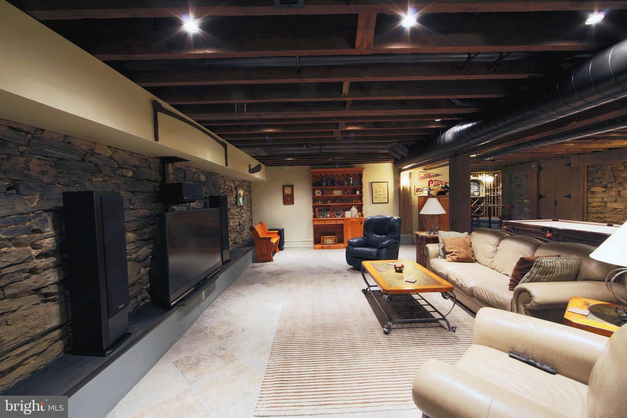 CHESTNUT HILL - Residential