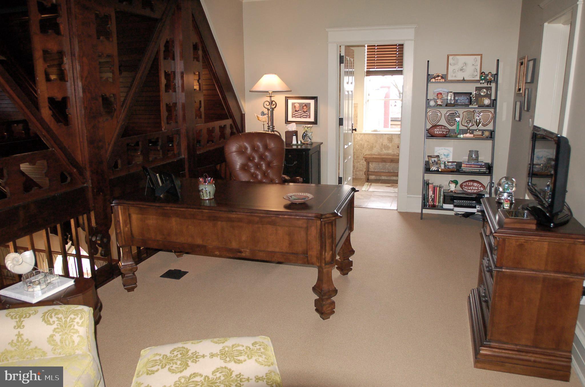 CHESTNUT HILL - Residential