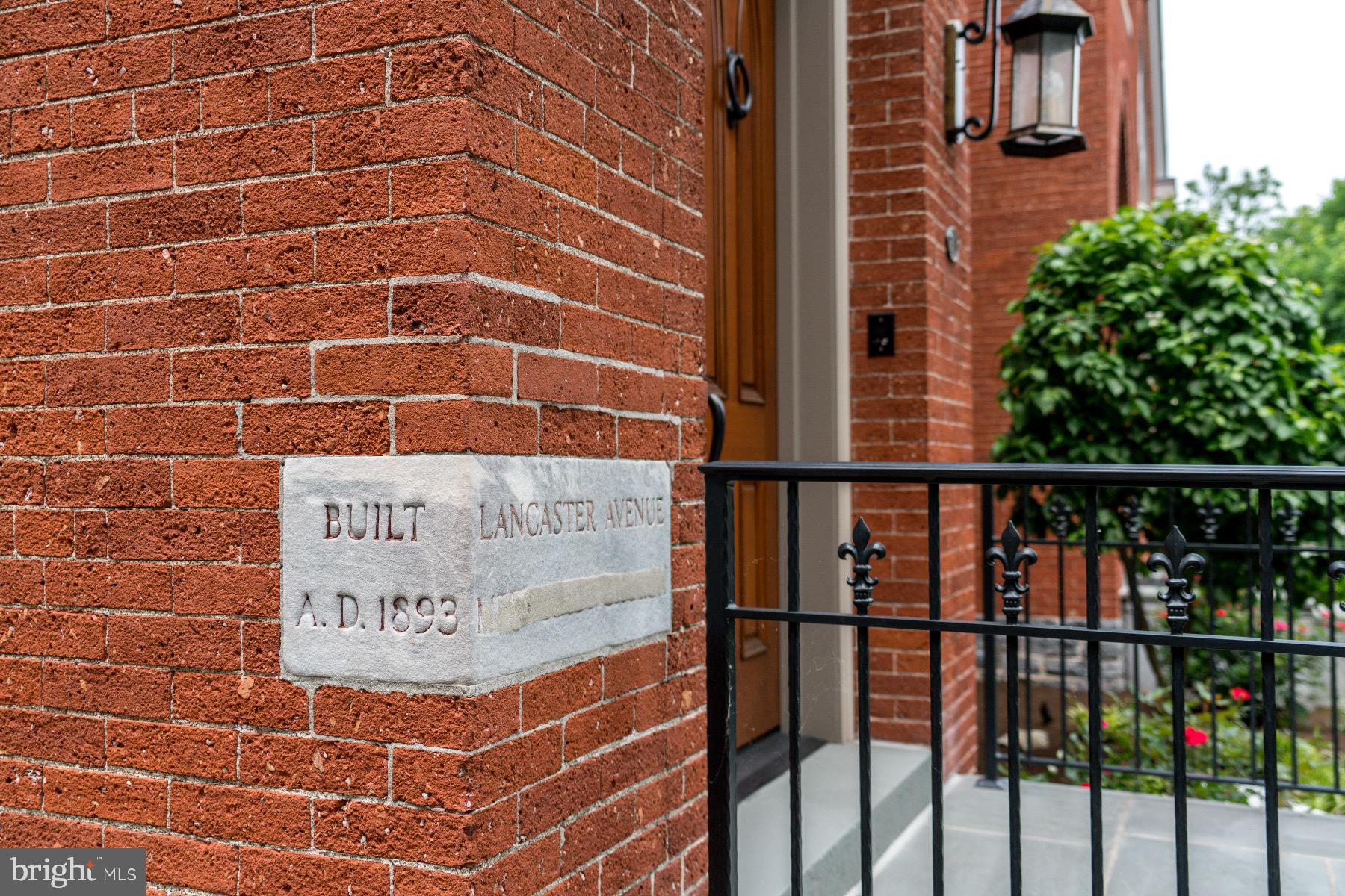CHESTNUT HILL - Residential