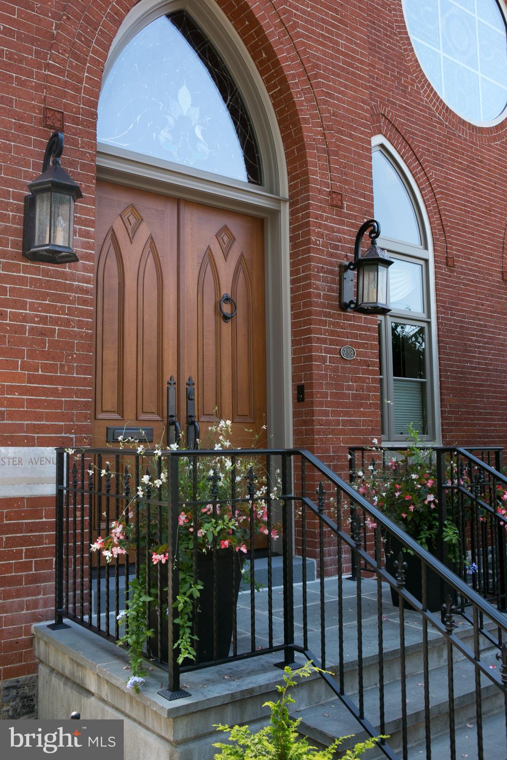 CHESTNUT HILL - Residential