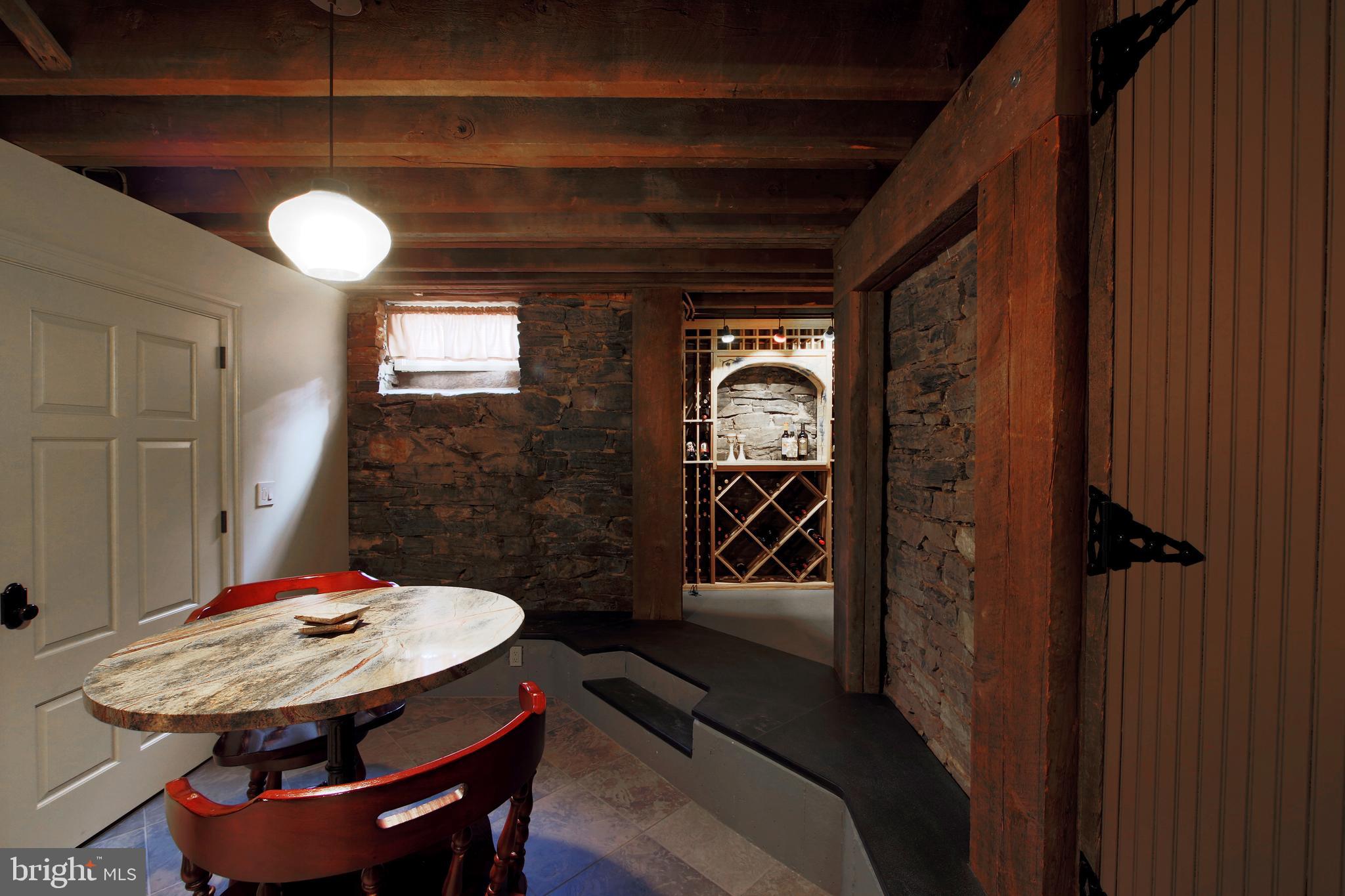 CHESTNUT HILL - Residential