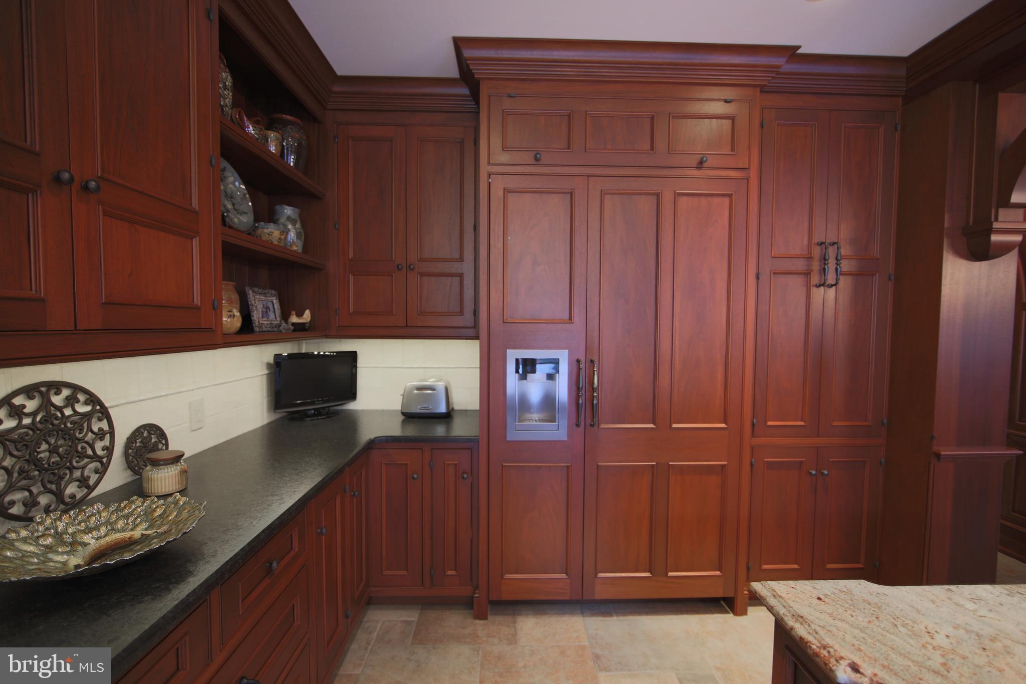 CHESTNUT HILL - Residential