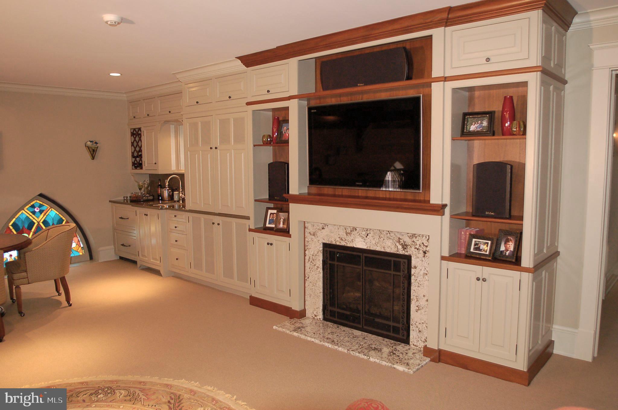 CHESTNUT HILL - Residential