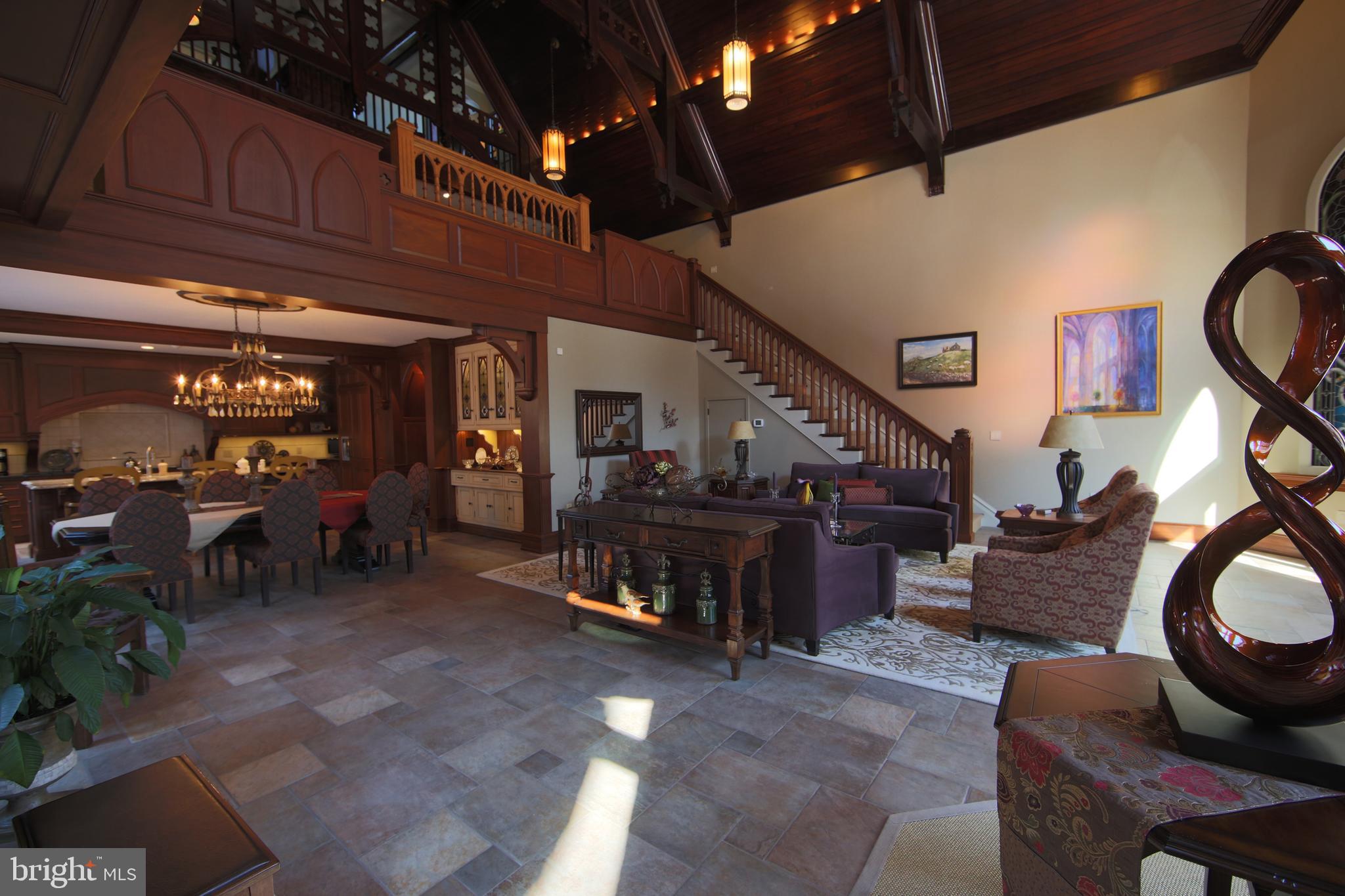 CHESTNUT HILL - Residential
