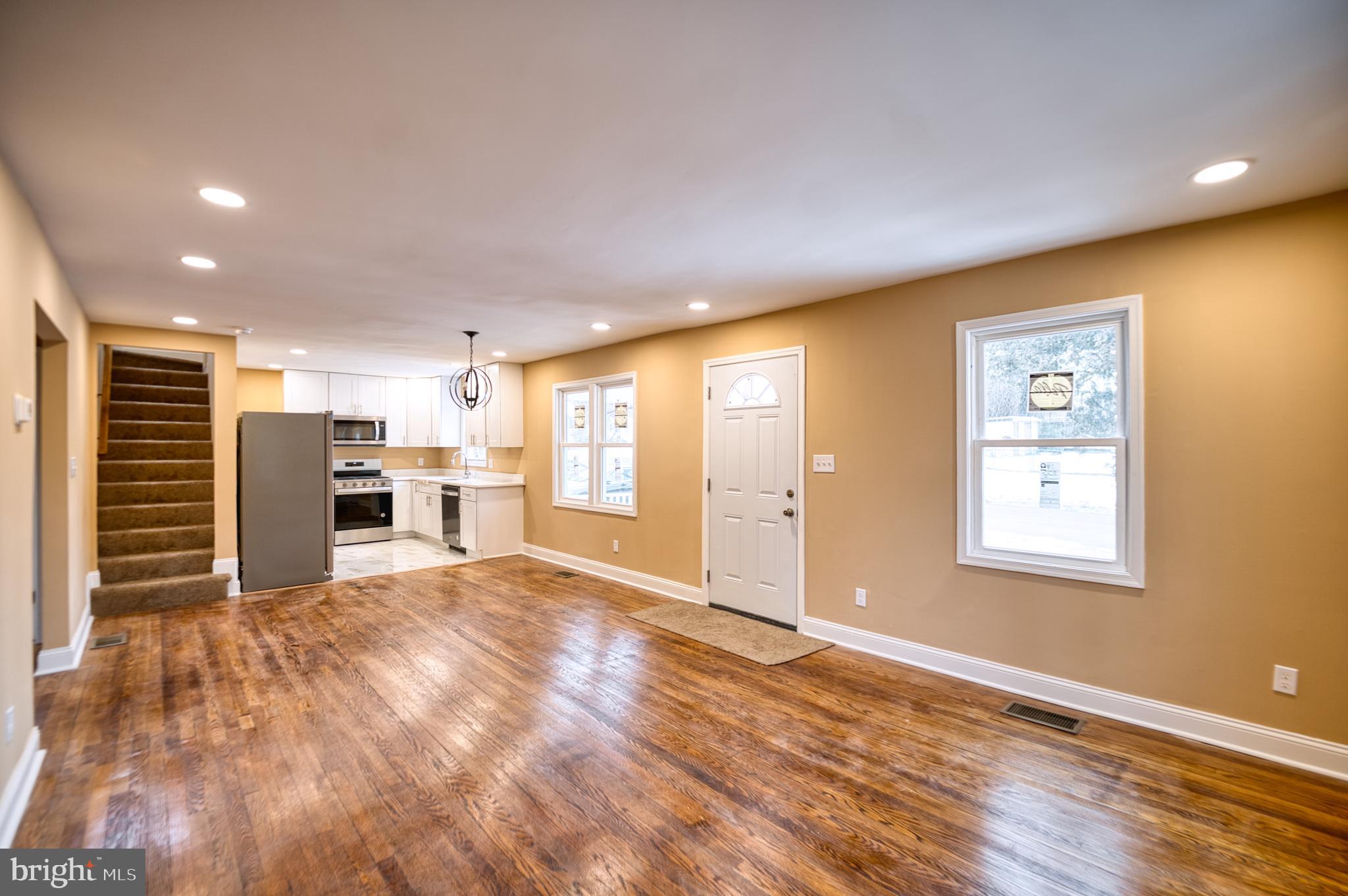 RIVERDALE PARK - Residential