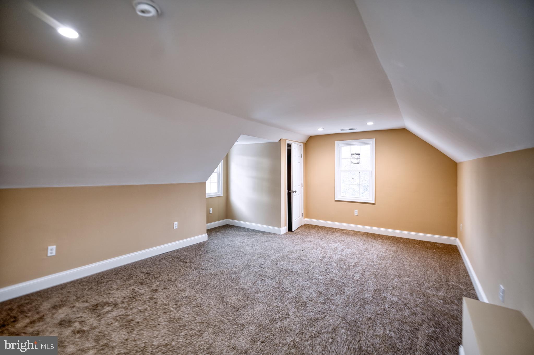 RIVERDALE PARK - Residential