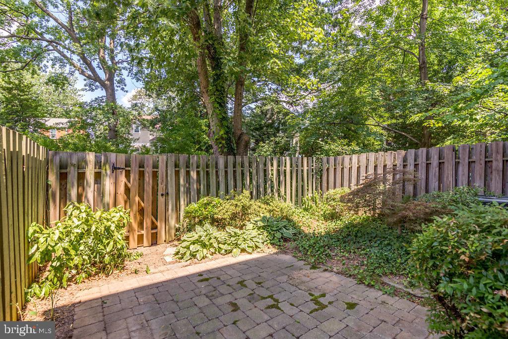 ARLINGTON - Residential Lease