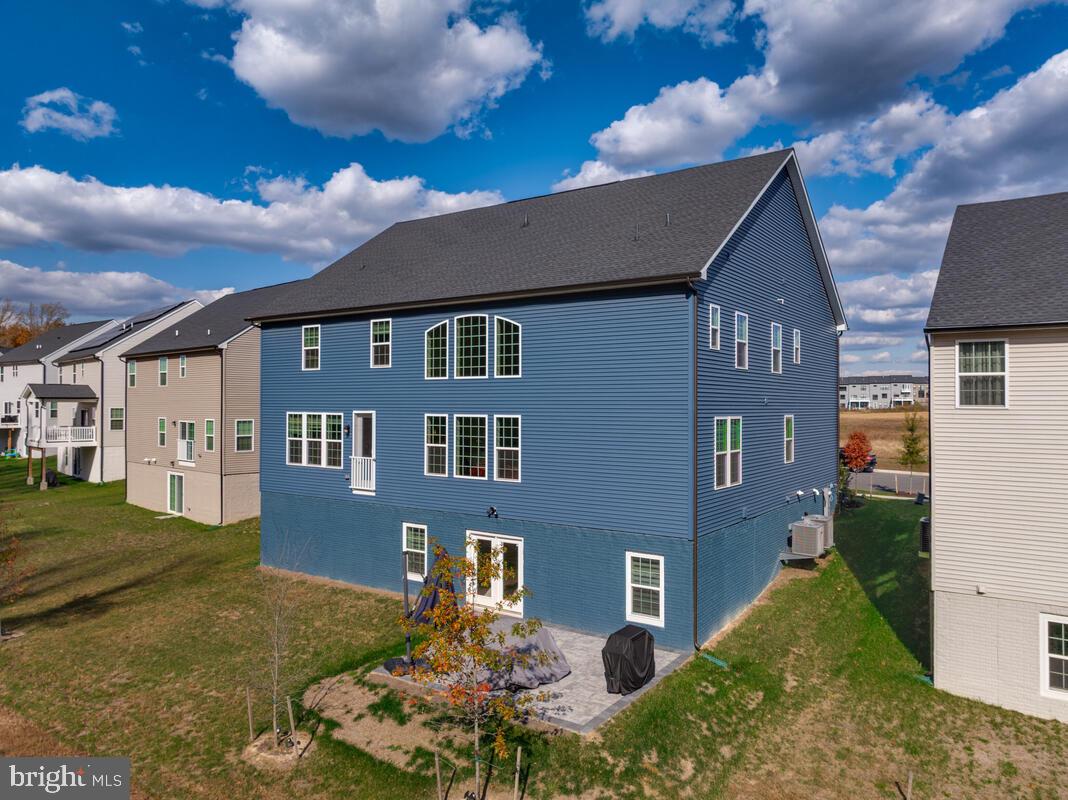SOUTH LAKE - Residential