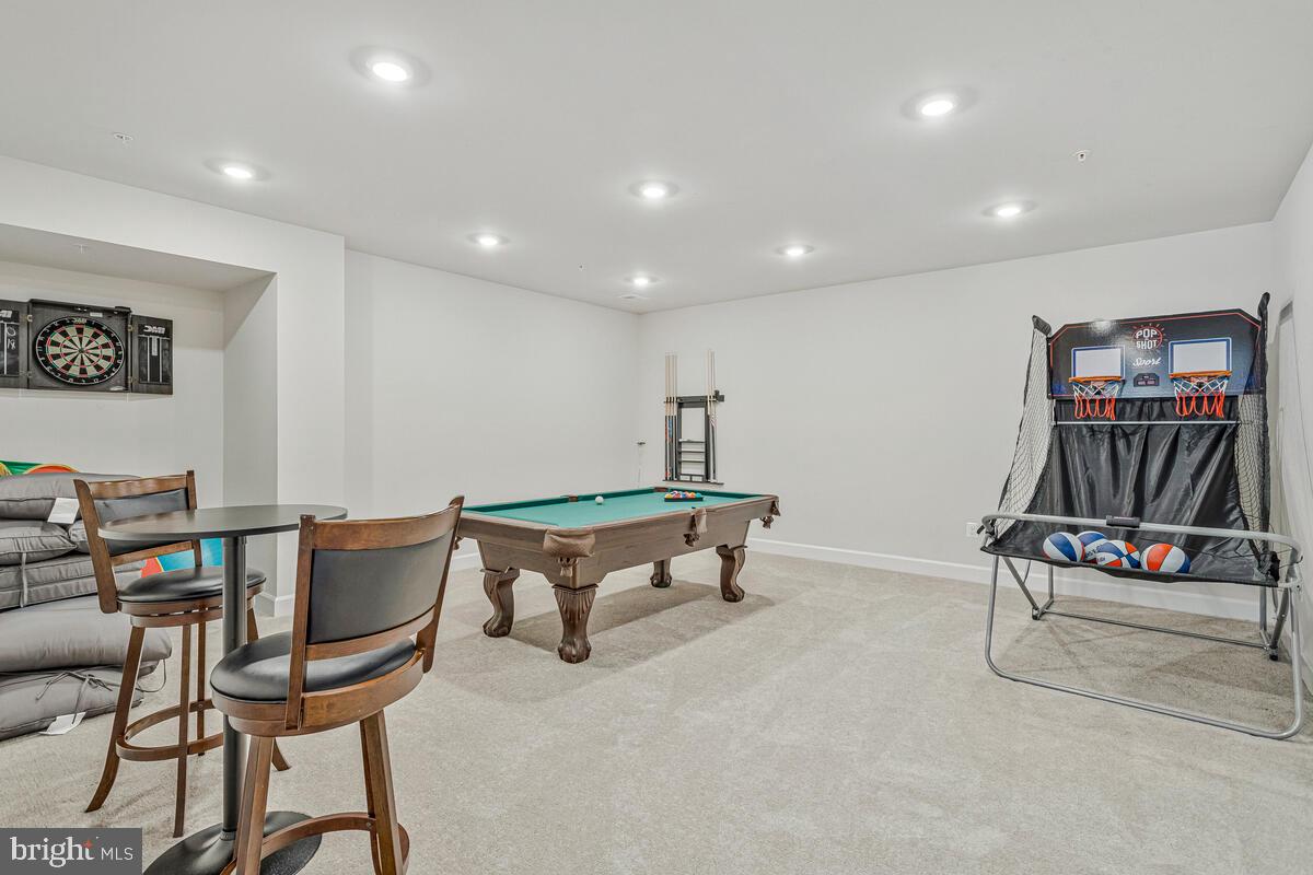 SOUTH LAKE - Residential