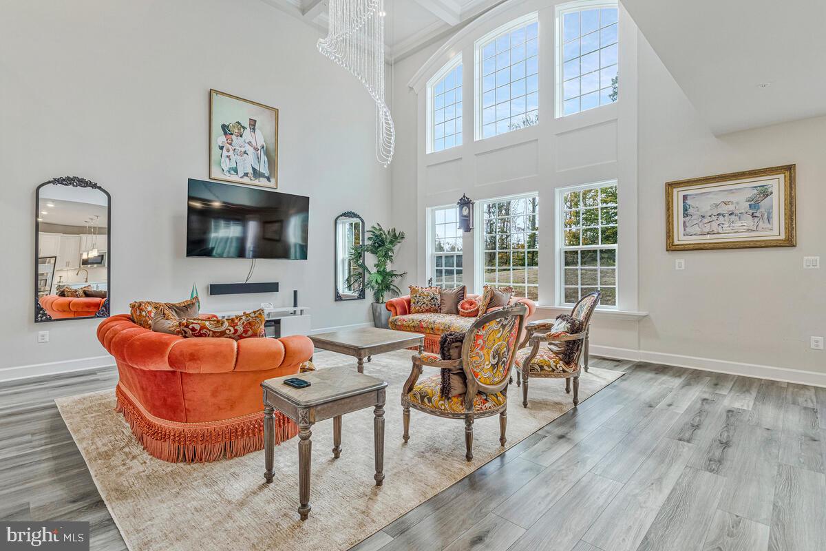 SOUTH LAKE - Residential