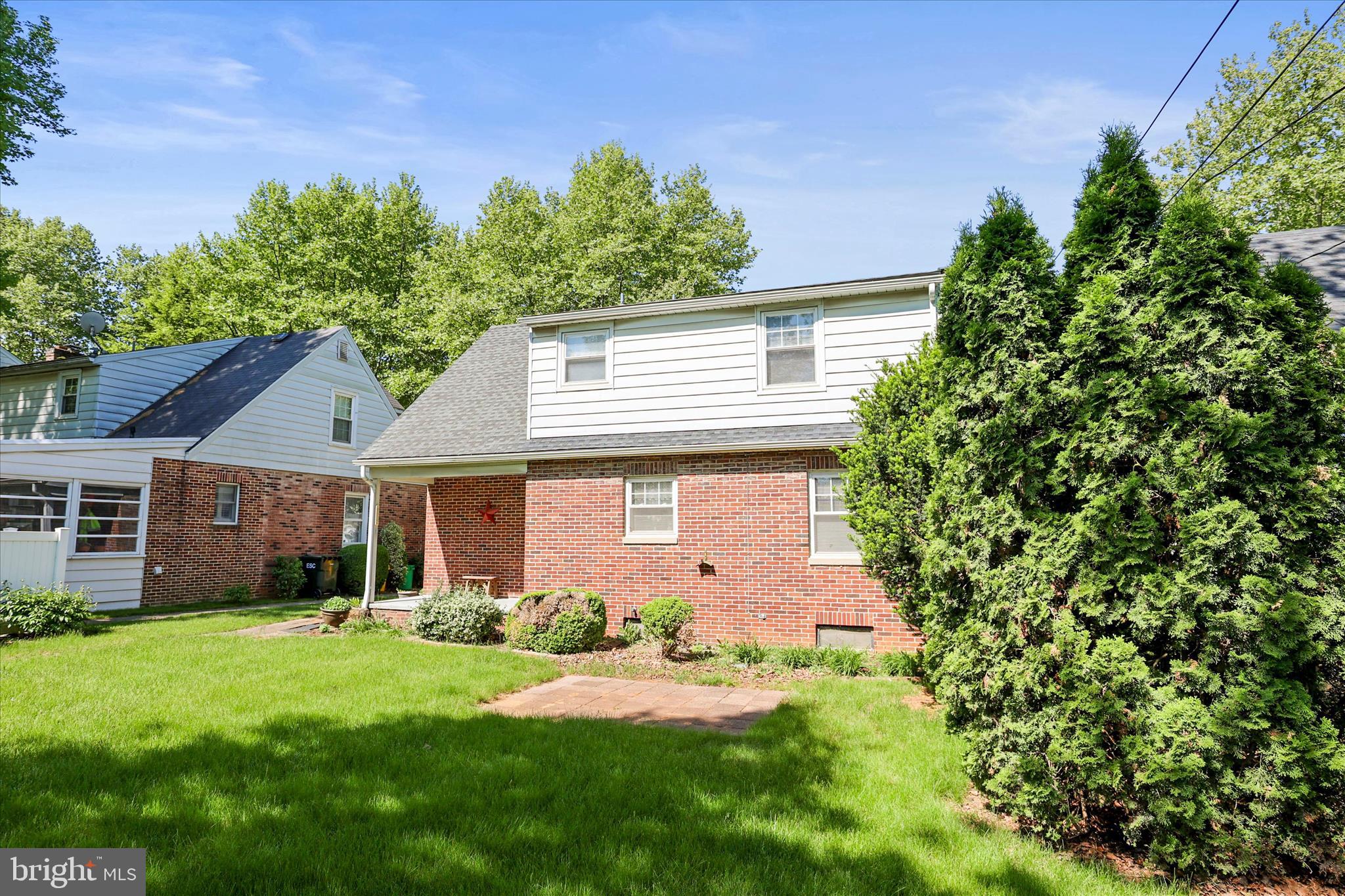 YORKTOWNE HOMES - Residential