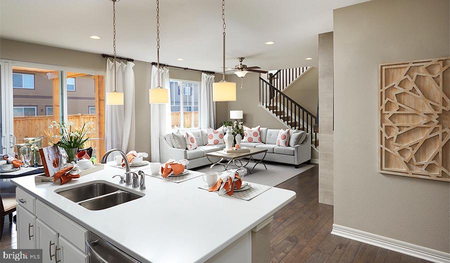 SEASONS AT MIDDLETOWN PLACE - Residential