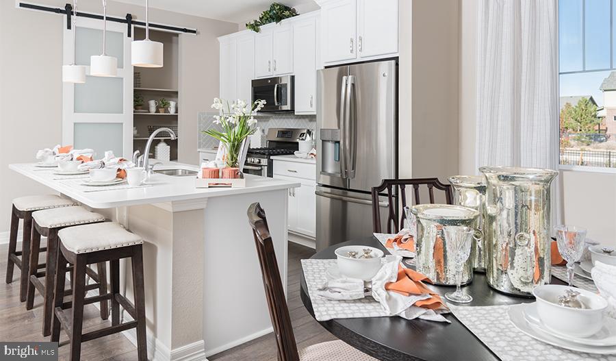 SEASONS AT MIDDLETOWN PLACE - Residential
