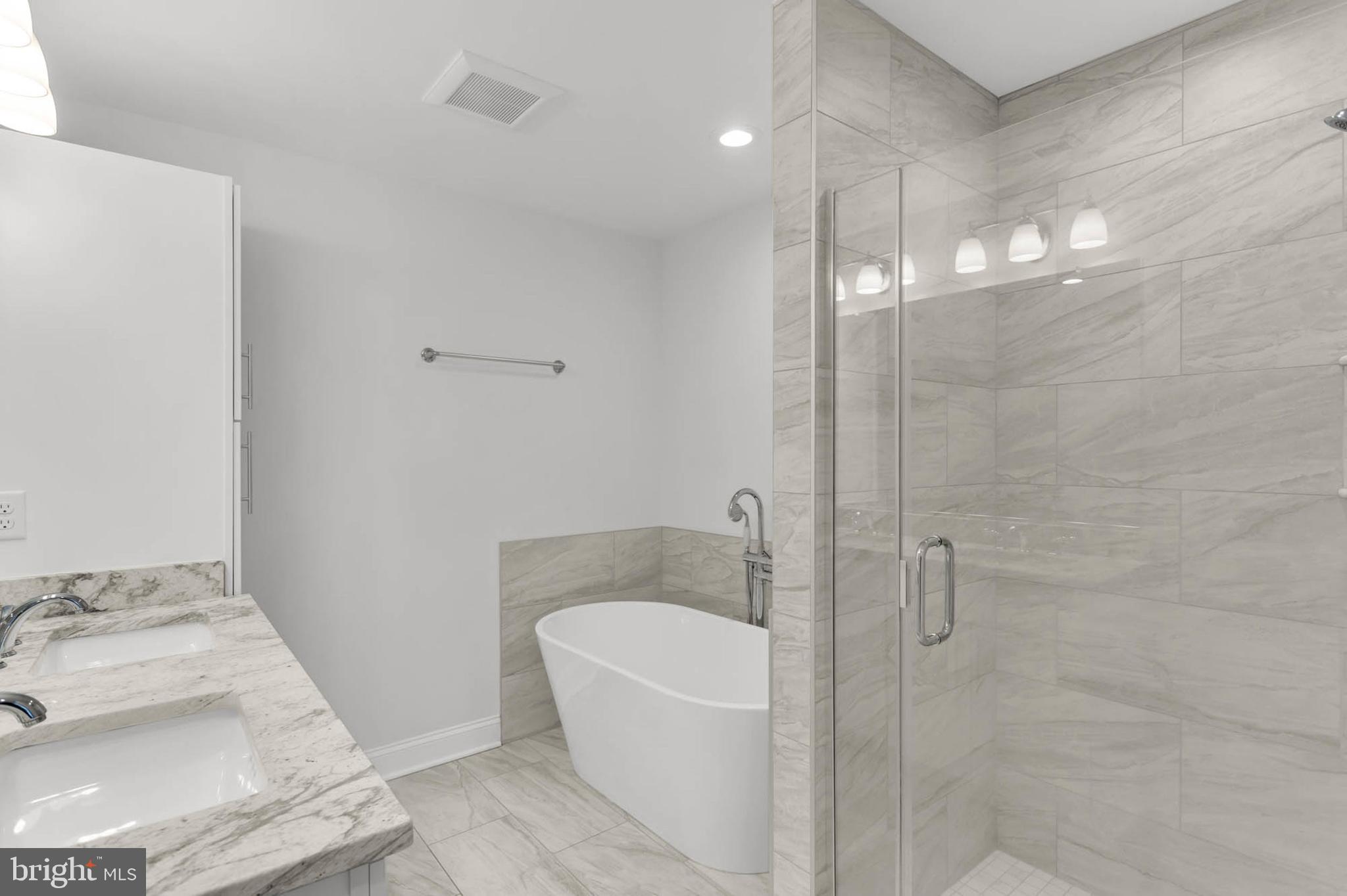 RIVIERA BEACH - Residential