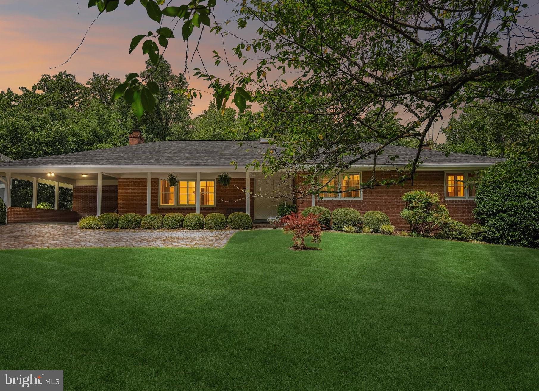 LUXMANOR - Residential