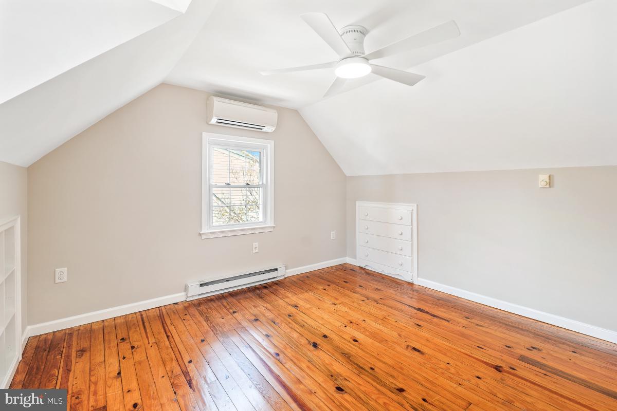 CLAREMONT - Residential