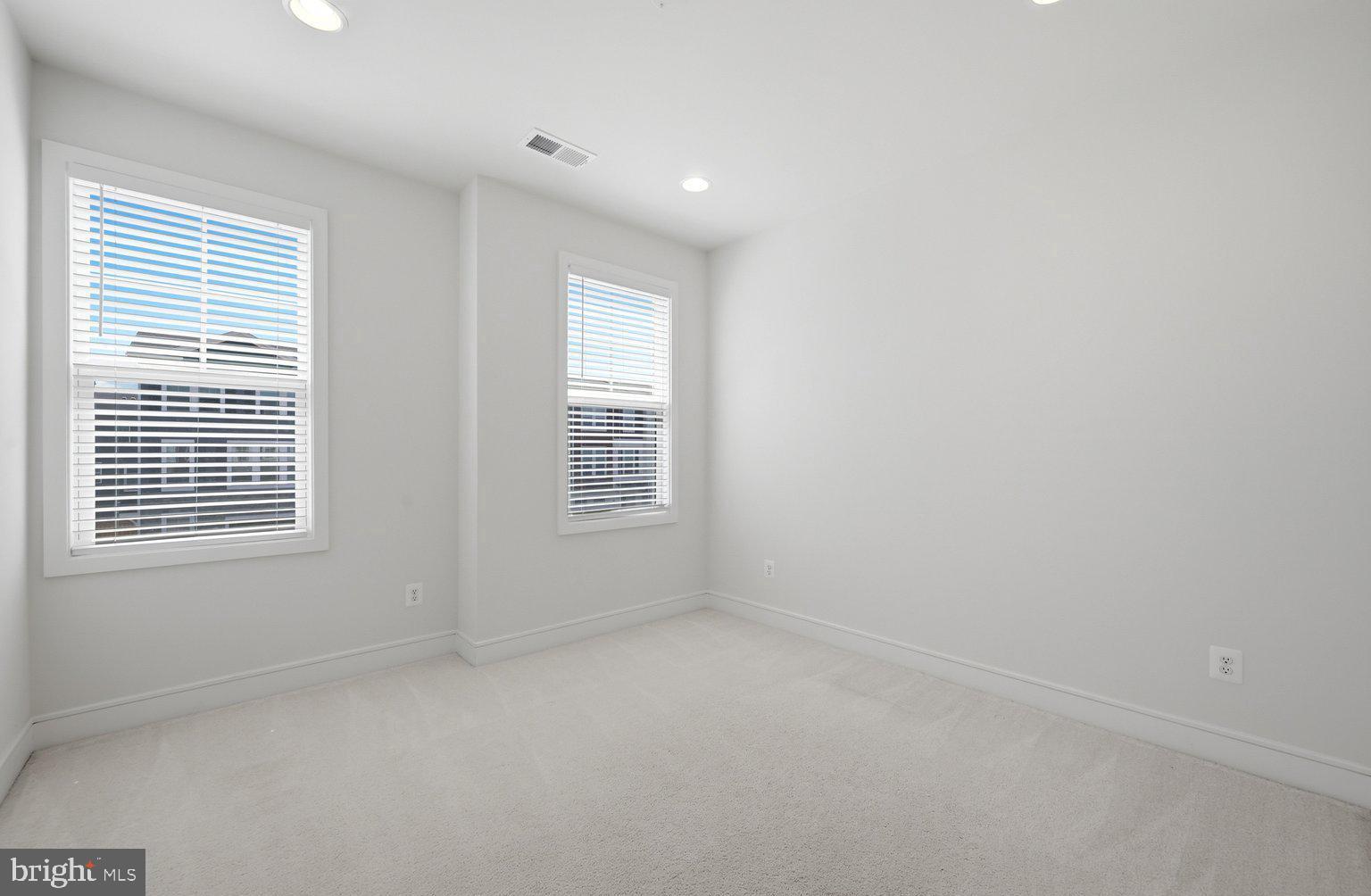 LAKE FREDERICK - Residential