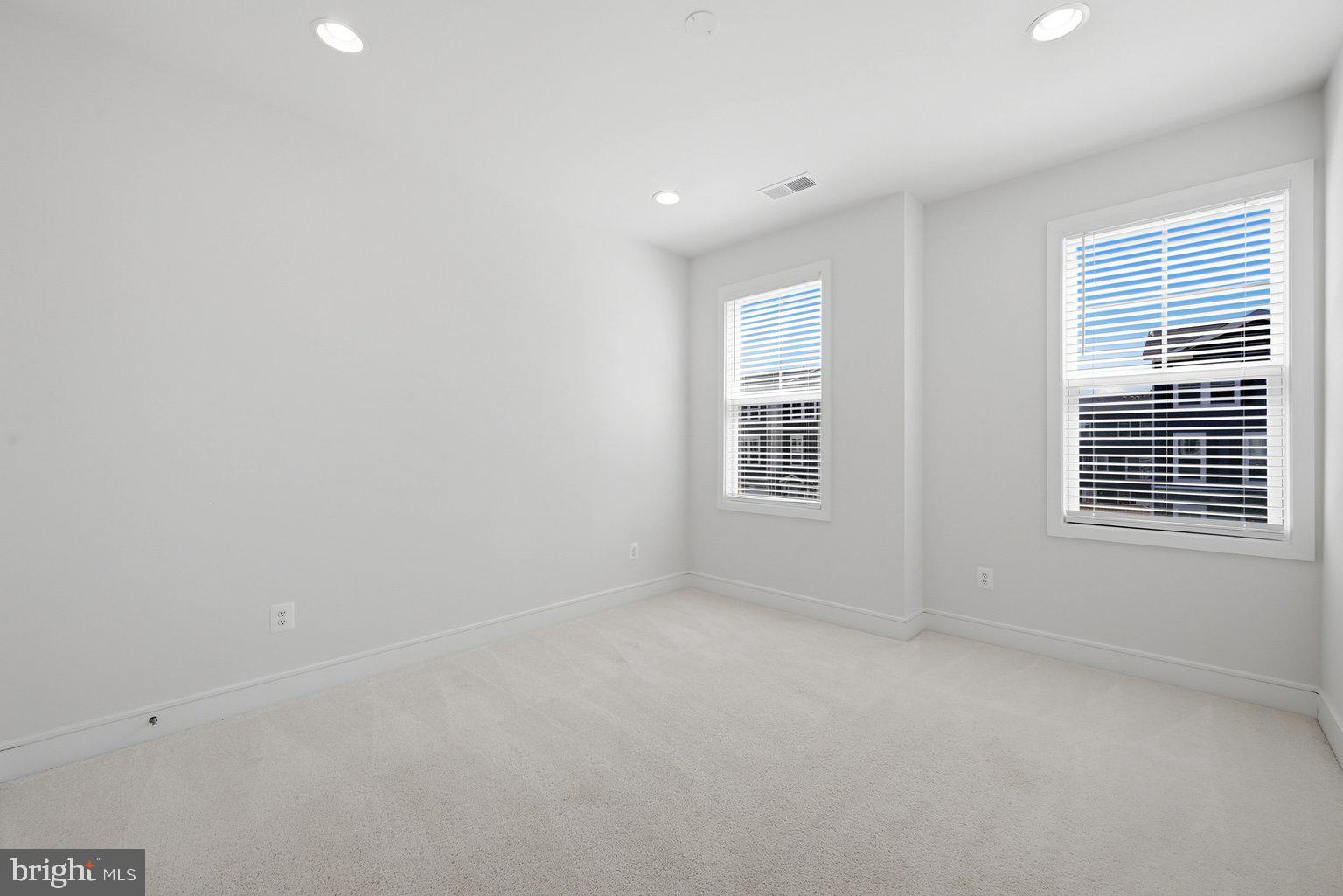 LAKE FREDERICK - Residential