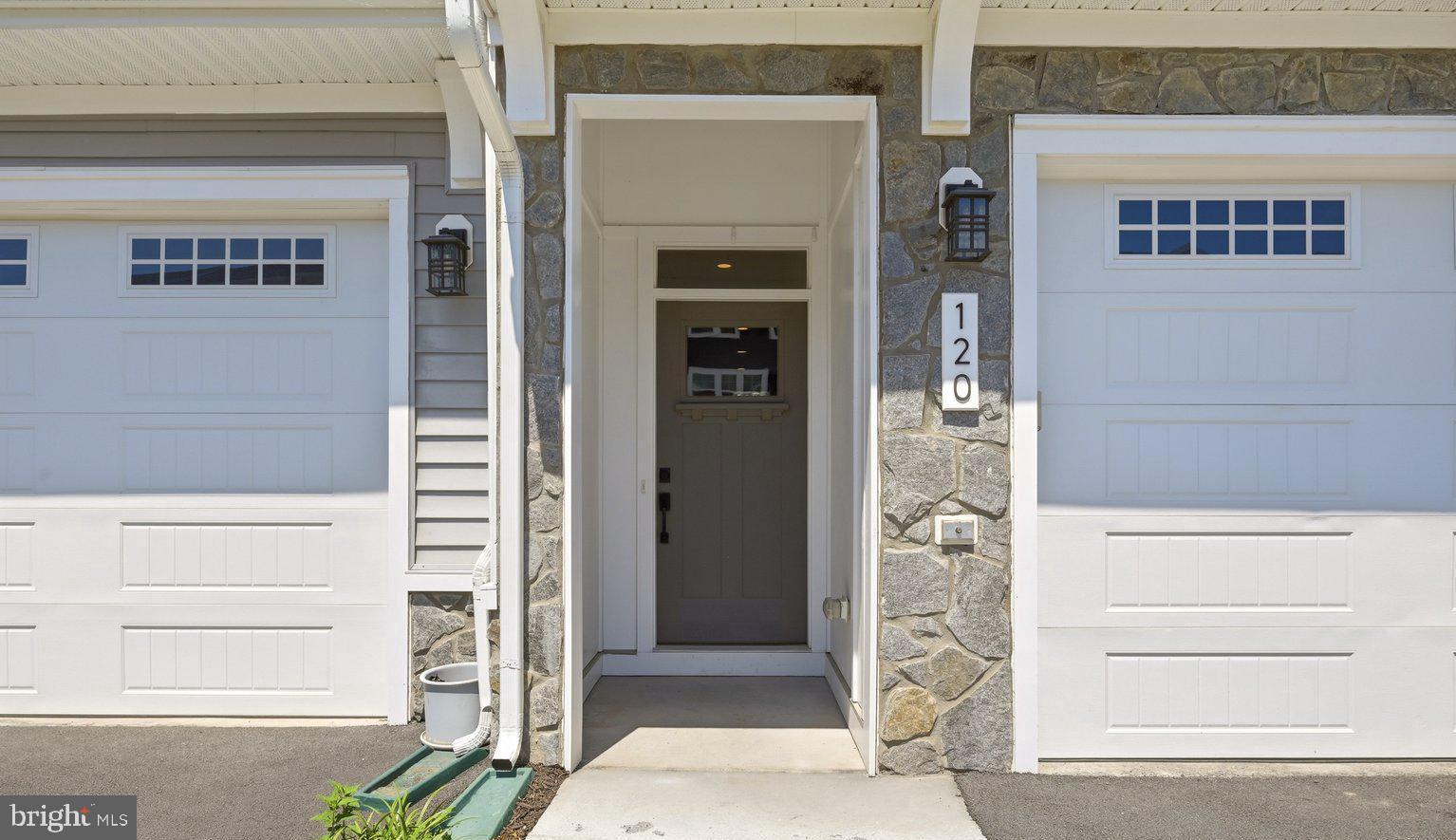 LAKE FREDERICK - Residential