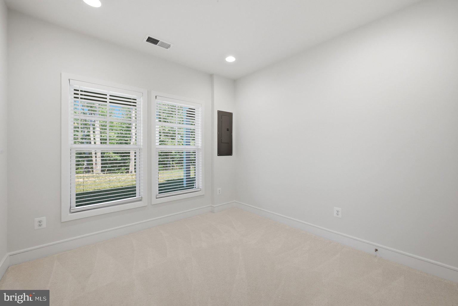 LAKE FREDERICK - Residential