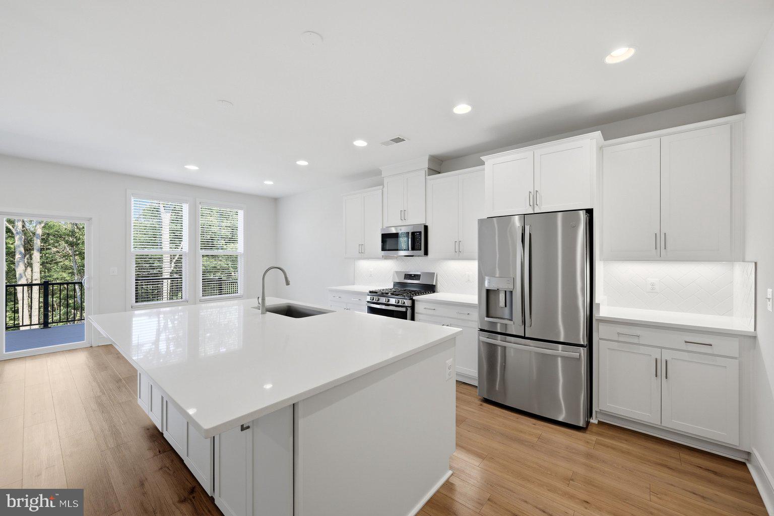 LAKE FREDERICK - Residential