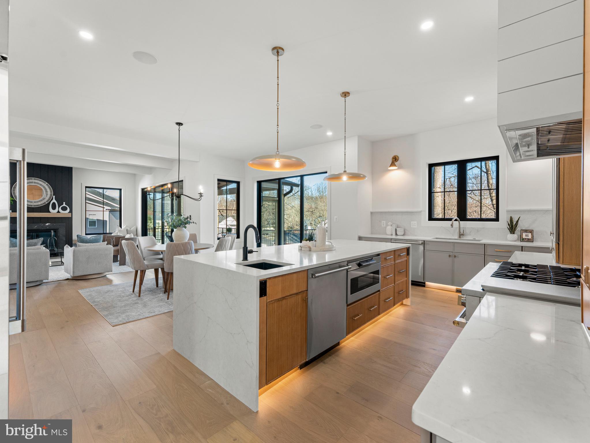 VIENNA WOODS - Residential