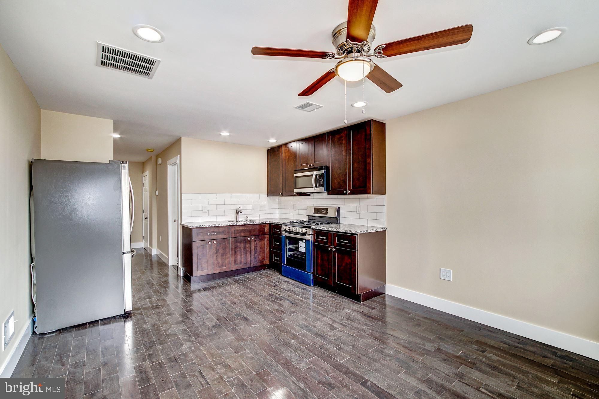 PORT RICHMOND - Residential Lease