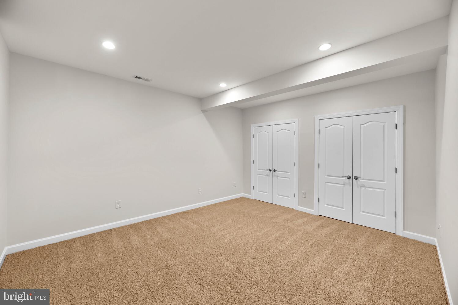 PINEY GLEN VILLAGE - Residential