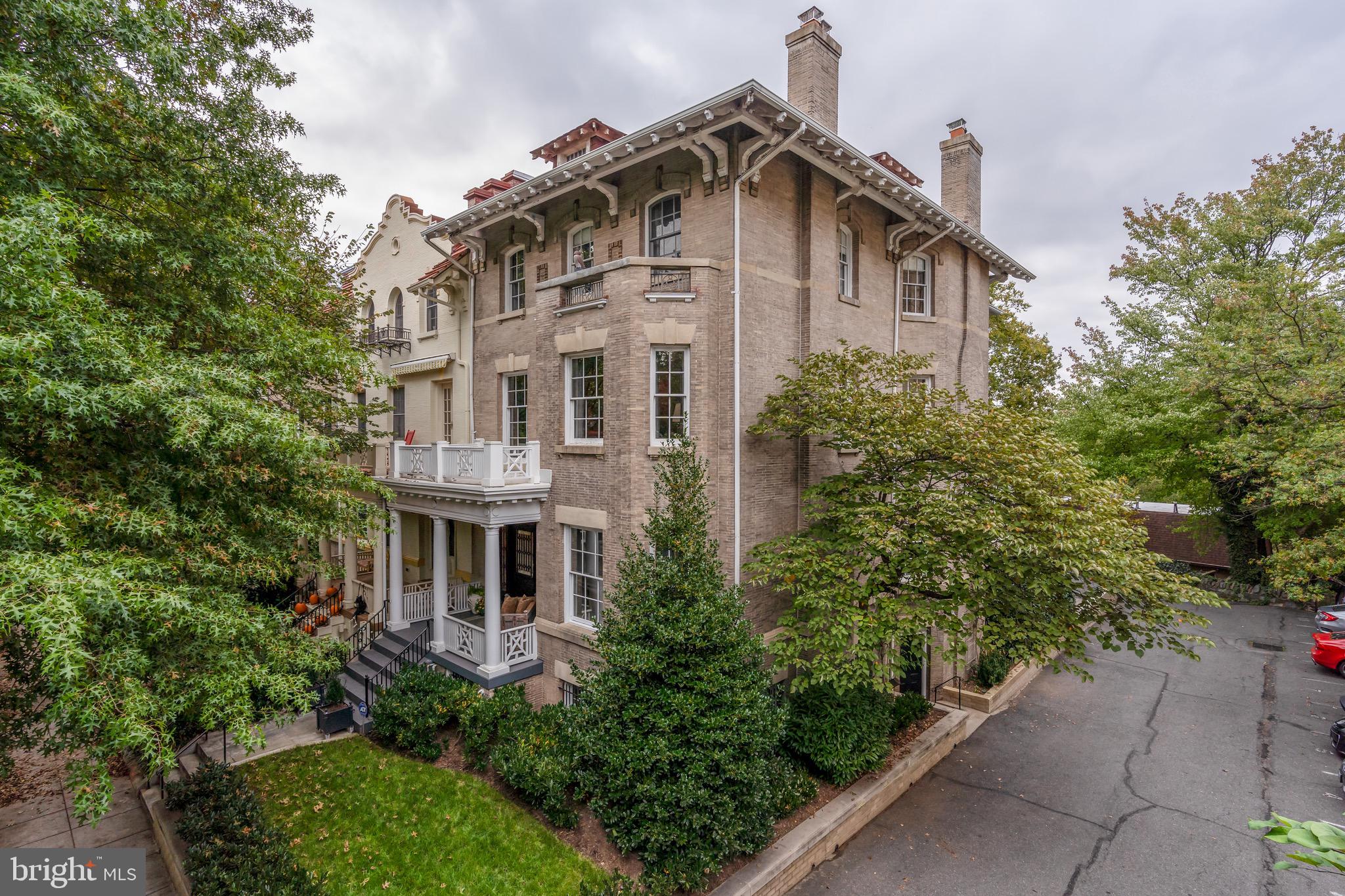 WOODLEY PARK - Residential