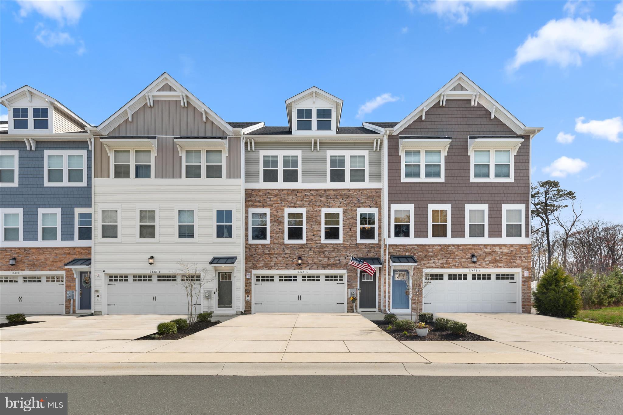 SEA OAKS VILLAGE - Residential
