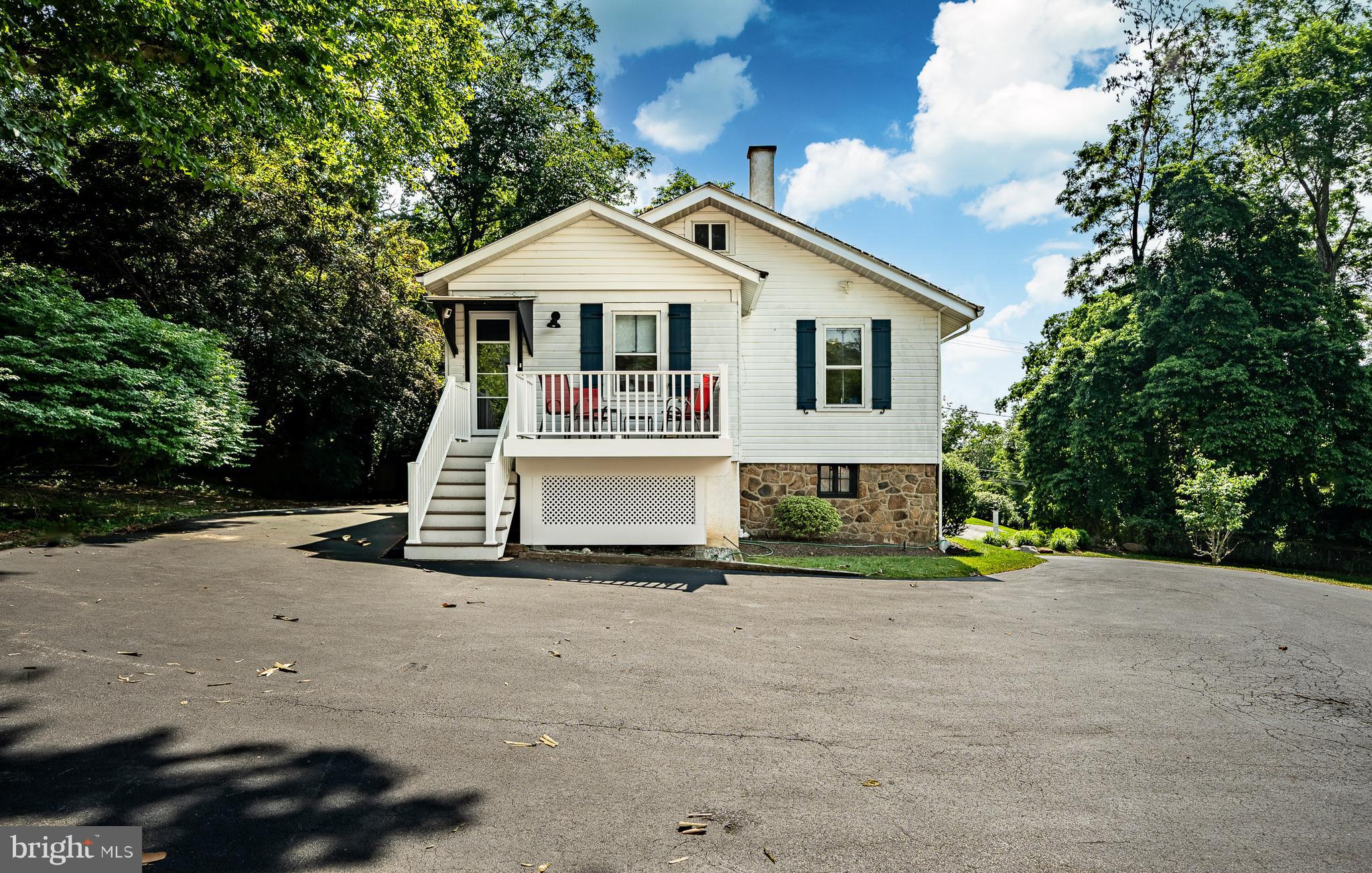 RADNOR HUNT - Residential