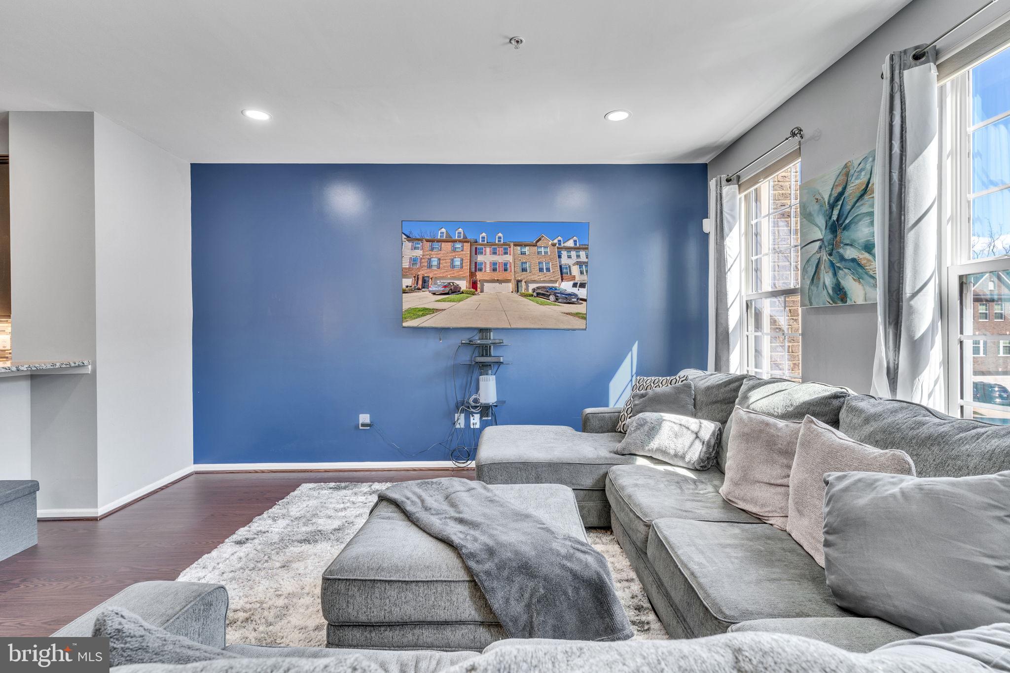 THE PARK AT ADDISON METRO - Residential