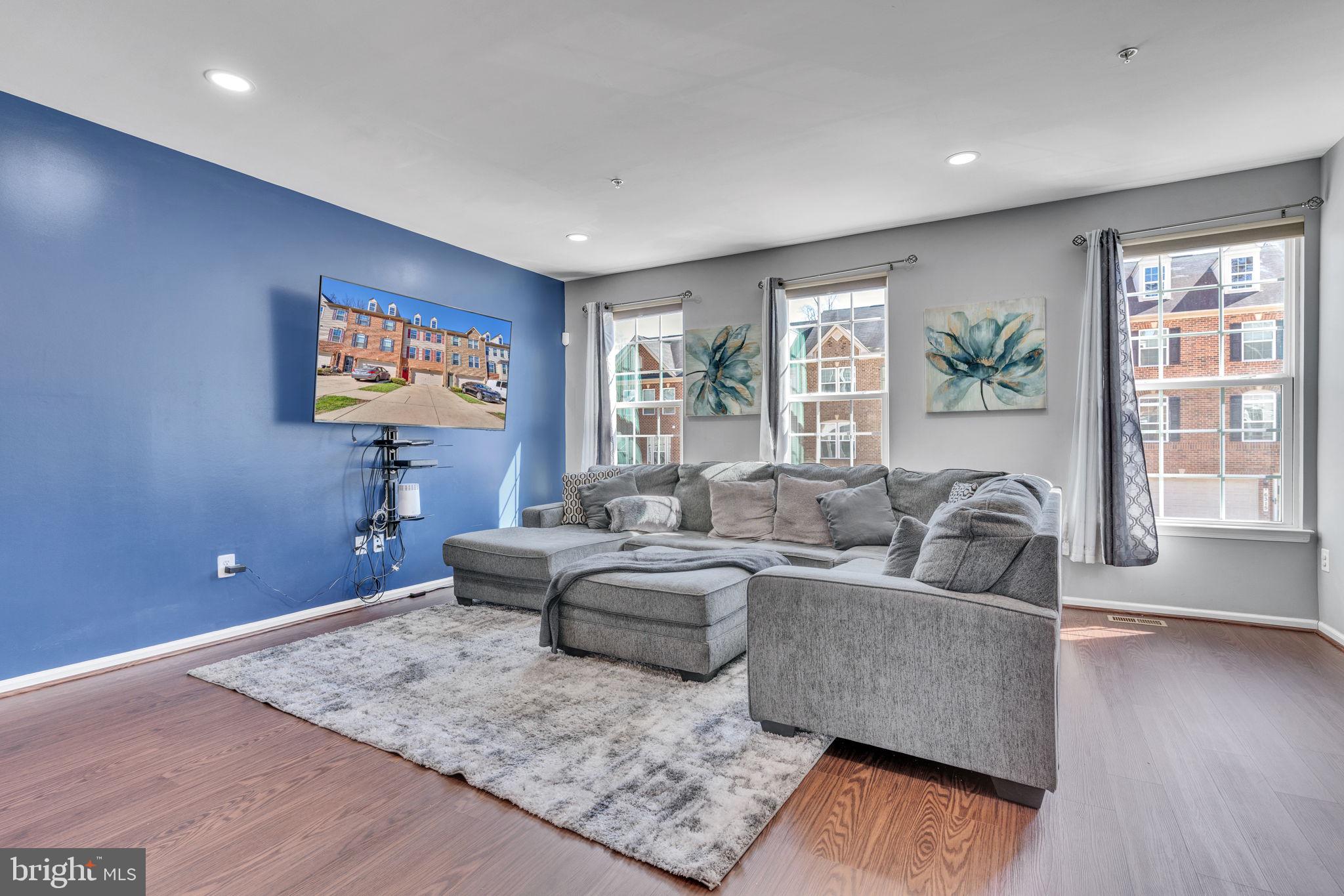 THE PARK AT ADDISON METRO - Residential