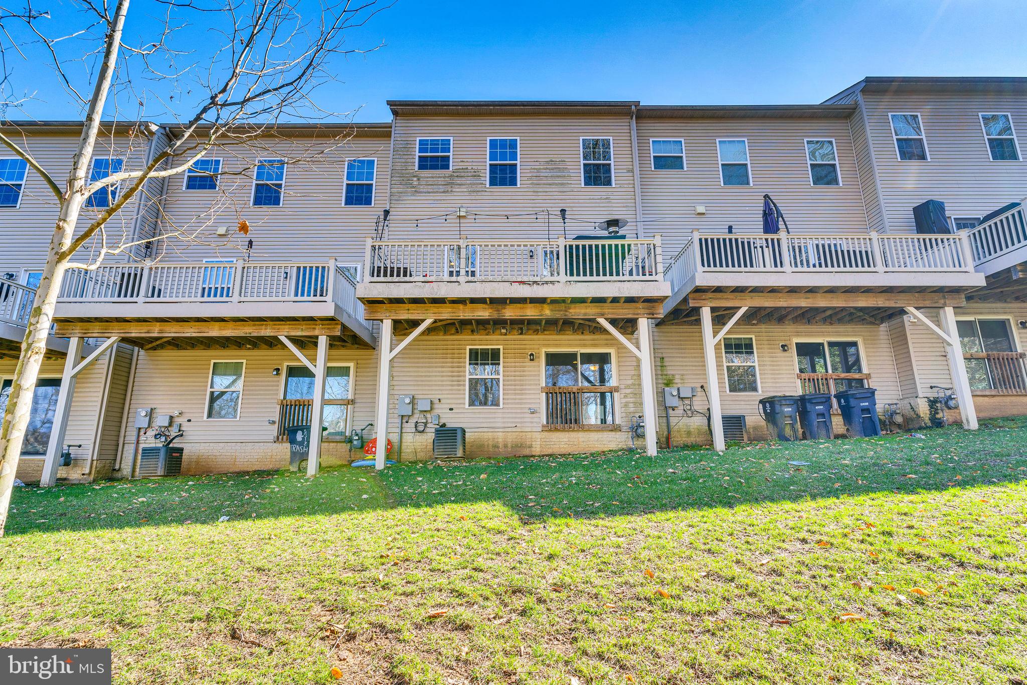 THE PARK AT ADDISON METRO - Residential